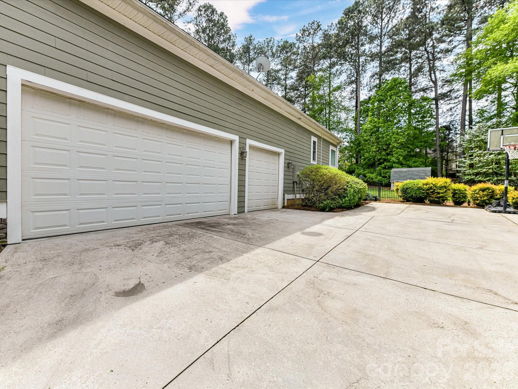 112 Misty Meadows Court Property Photo 35