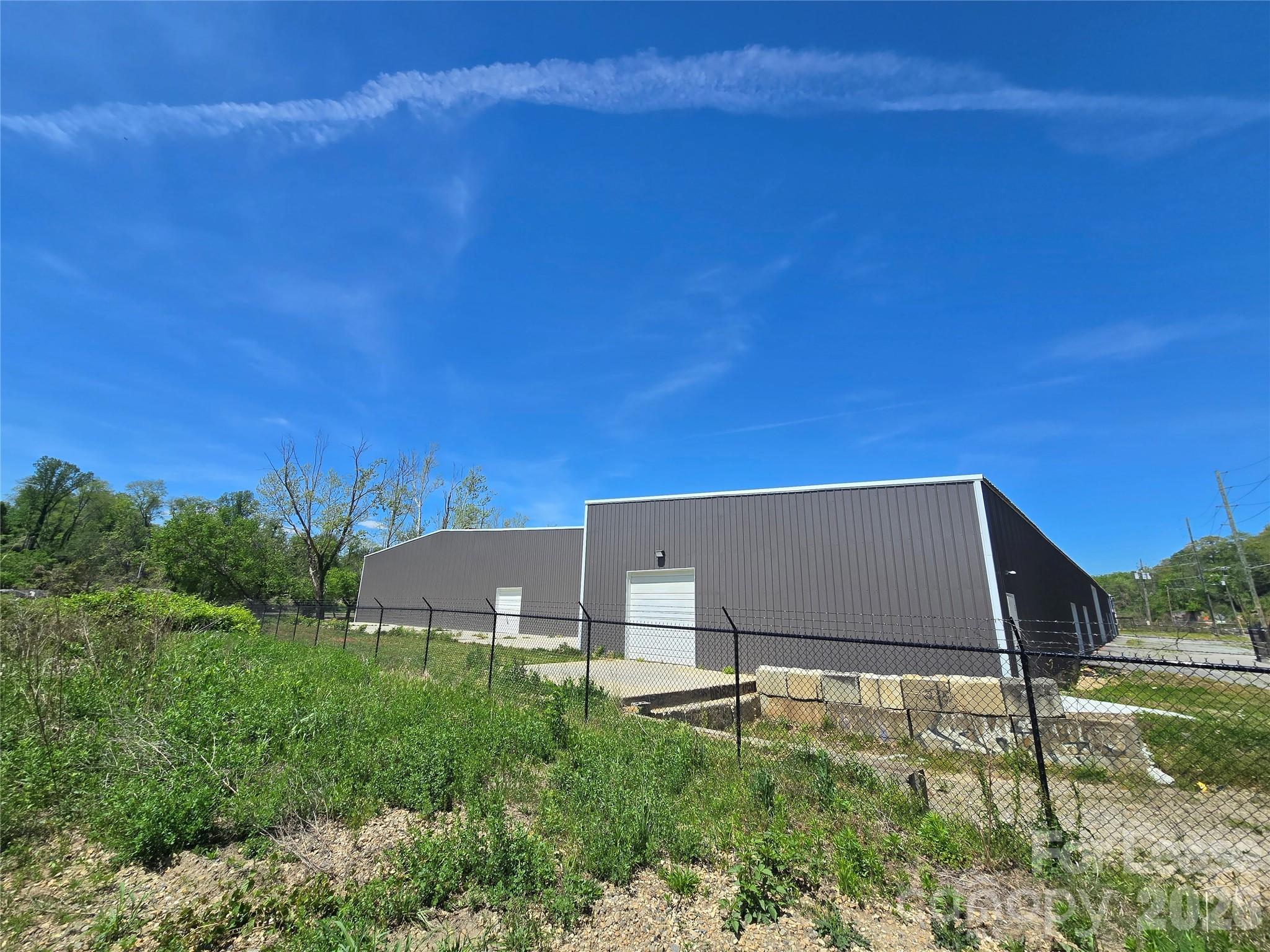 440 Riverside Drive Property Photo 12