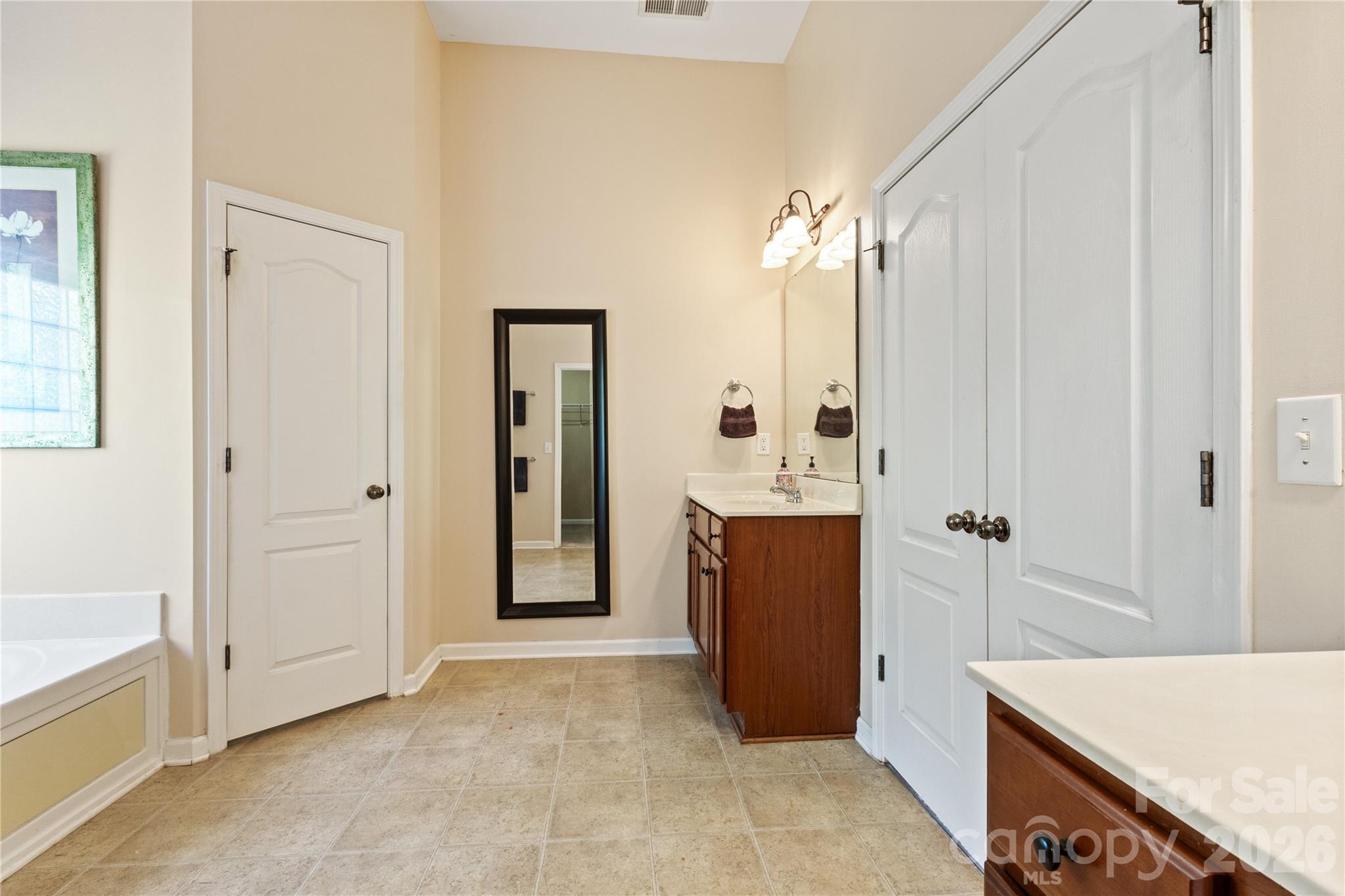 8458 Mossy Cup Trail Property Photo 24