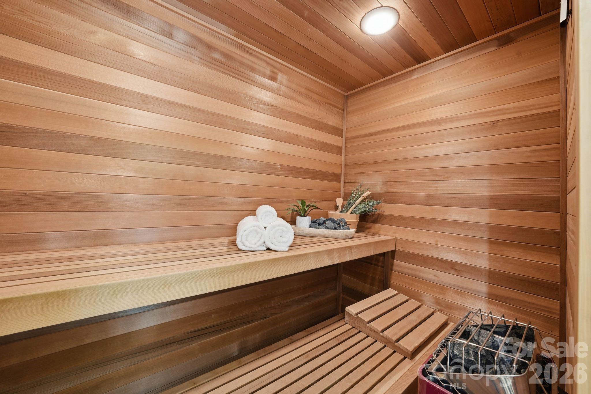1120 Chollywood Drive Property Photo 3
