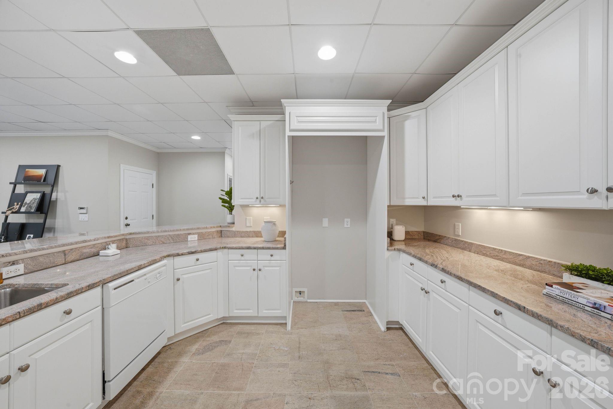 1120 Chollywood Drive Property Photo 40