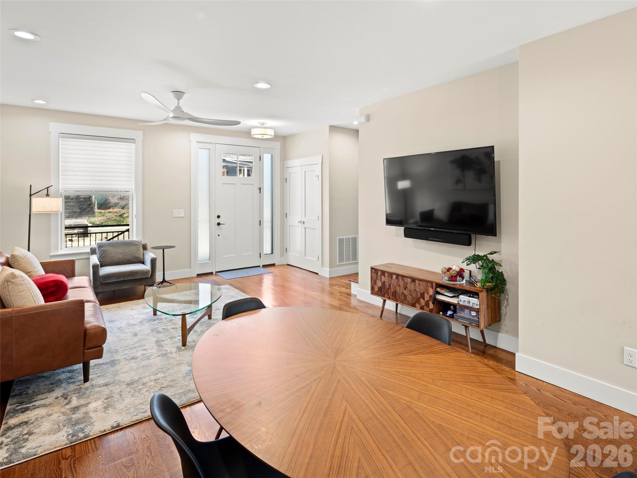 221 Broadway Street Property Photo 7