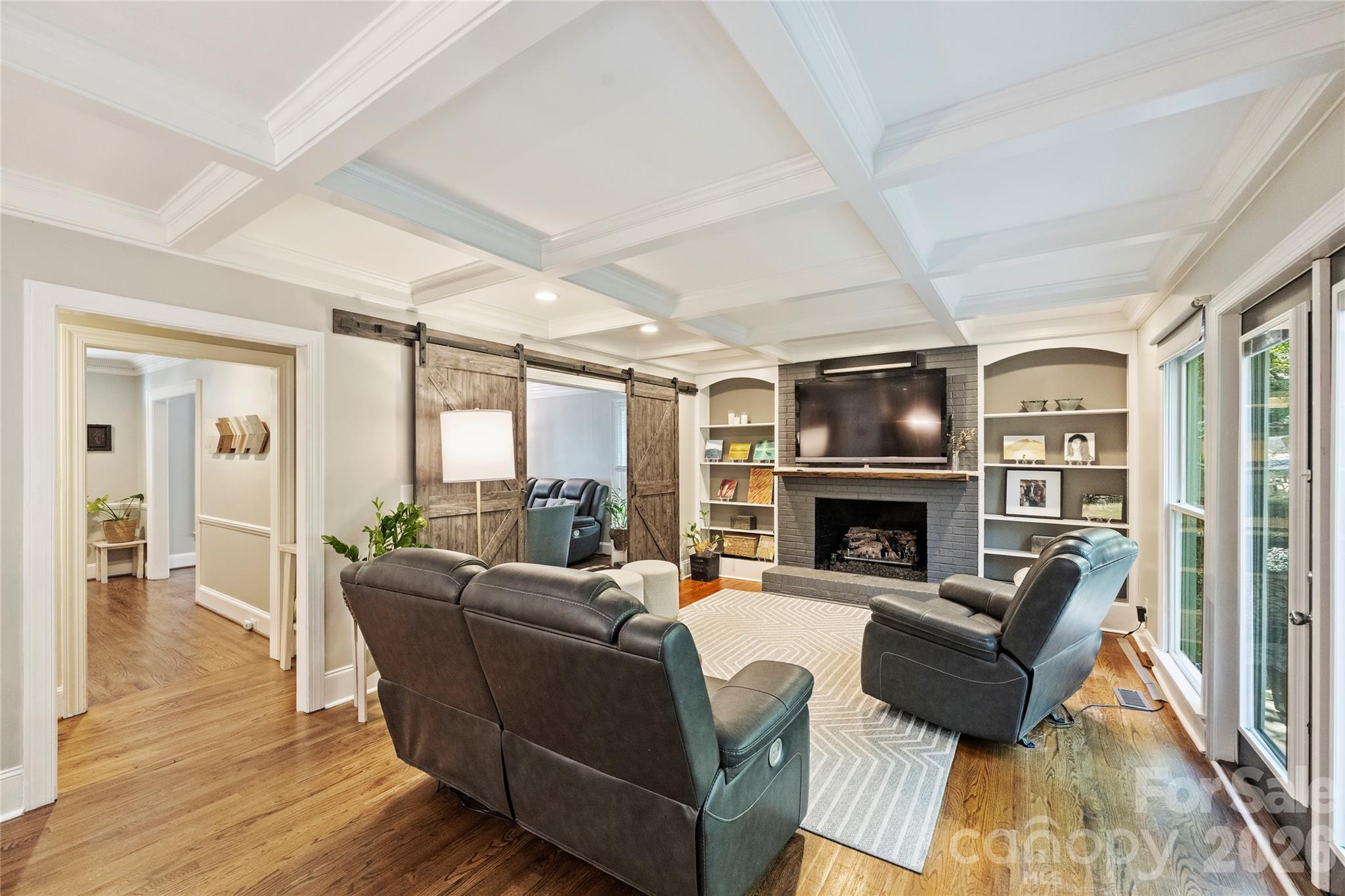 5525 Lancelot Drive Property Photo 6