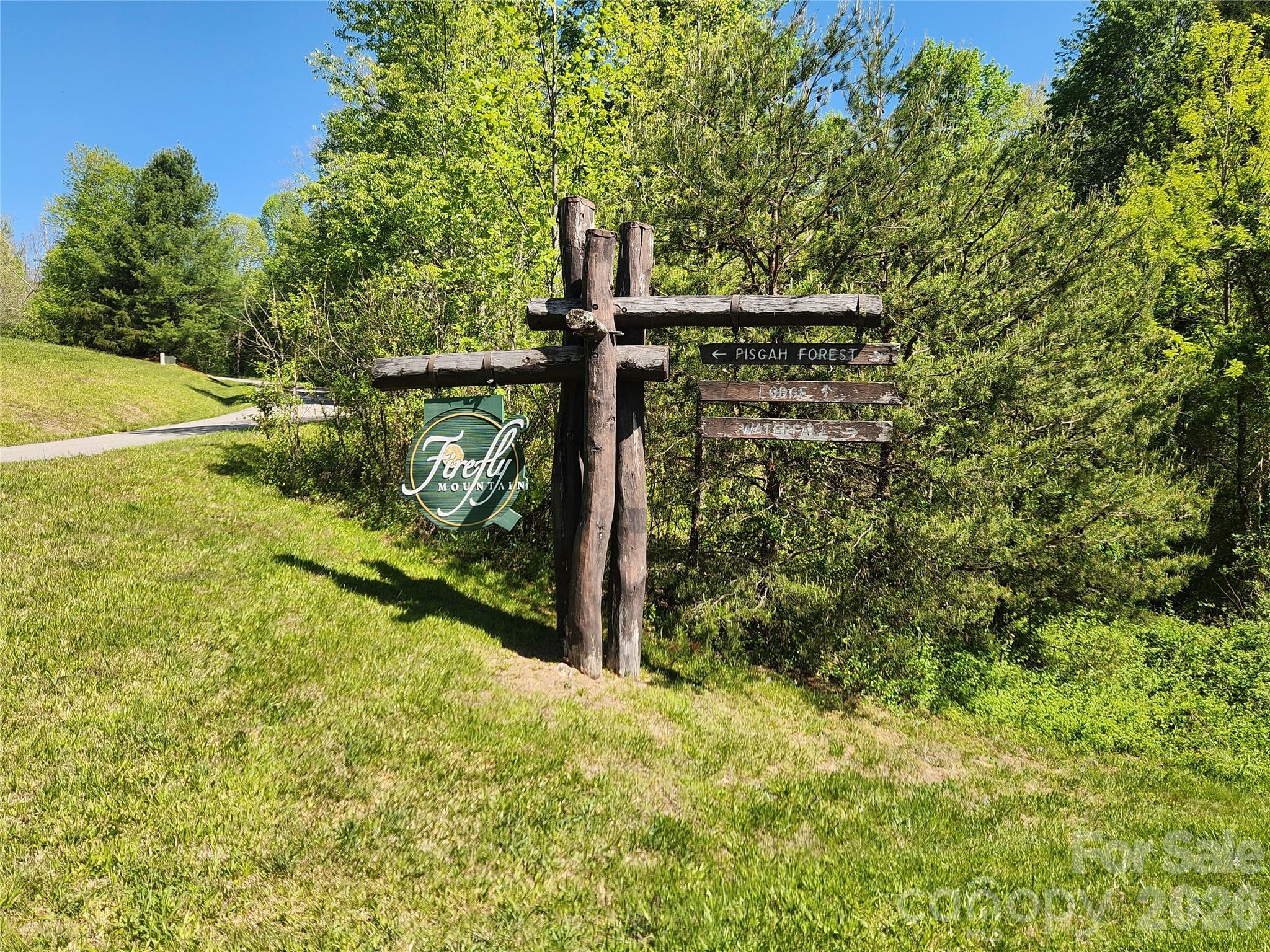 889 Firefly Trail Property Photo 15