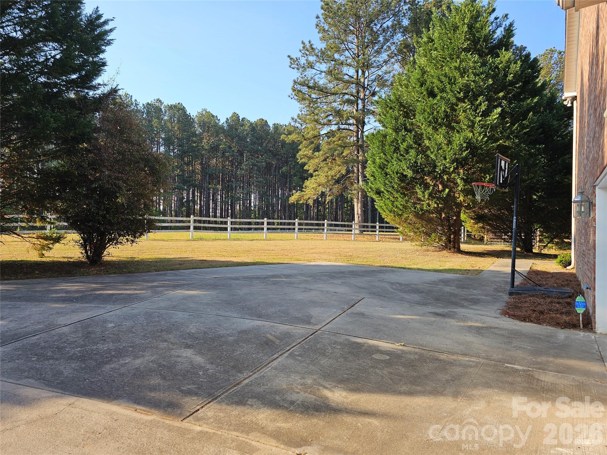 2843 Lakeshore Drive Property Photo 8