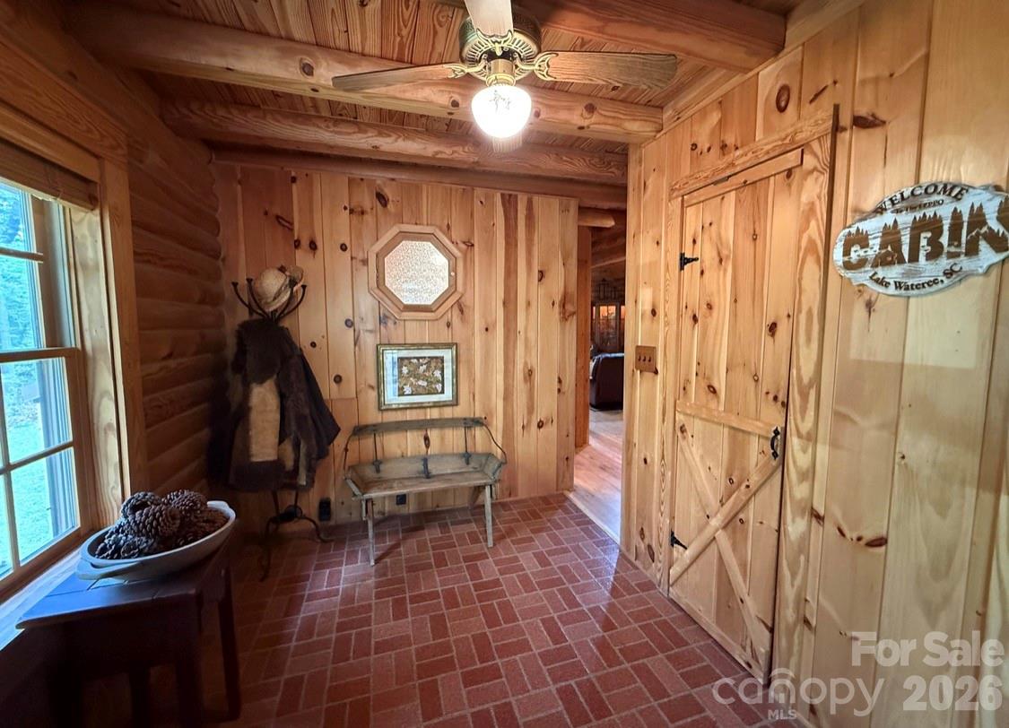 57 Club Lane Property Photo 5