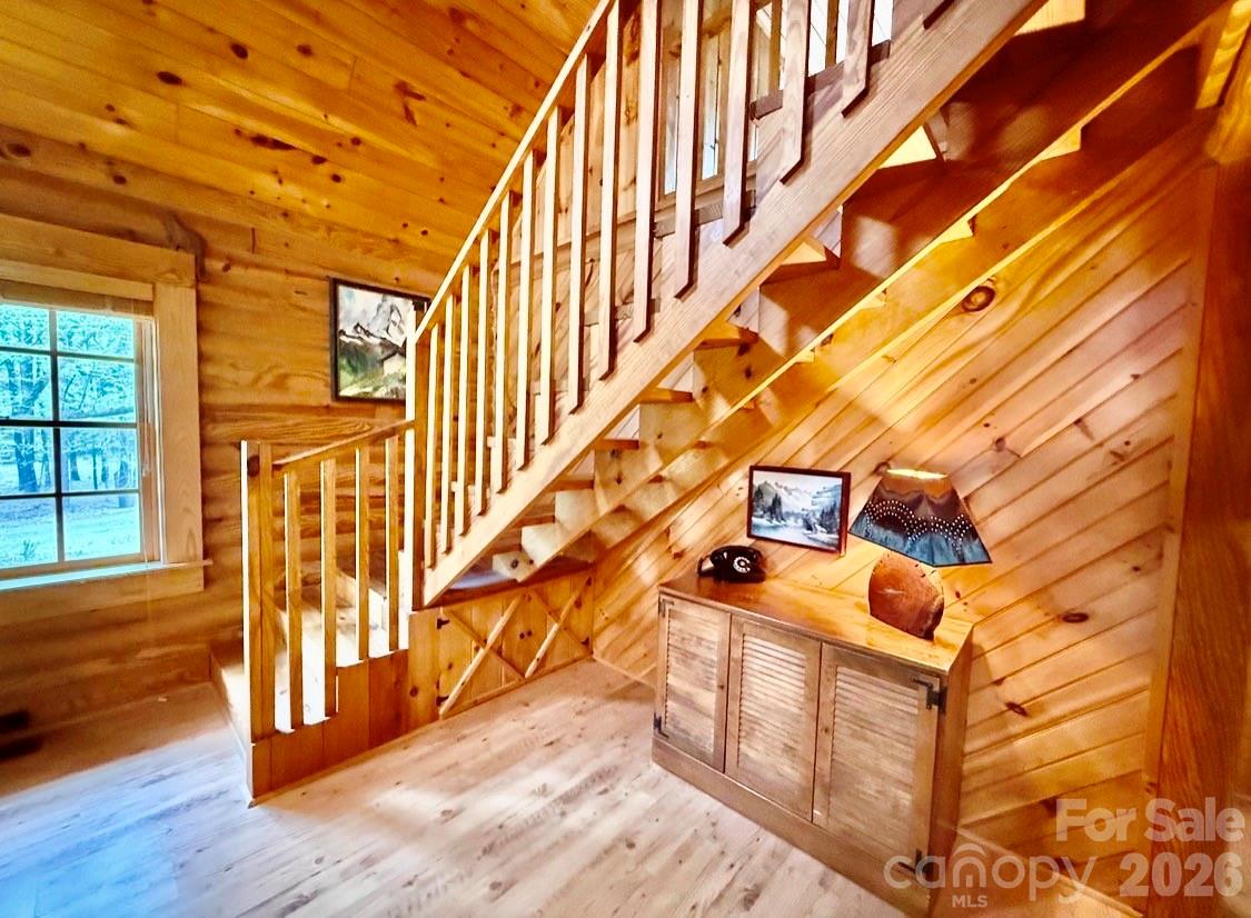 57 Club Lane Property Photo 7