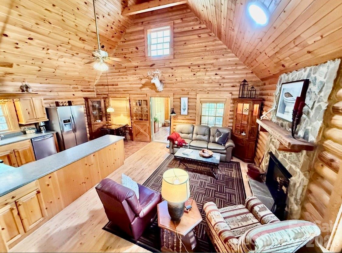 57 Club Lane Property Photo 9