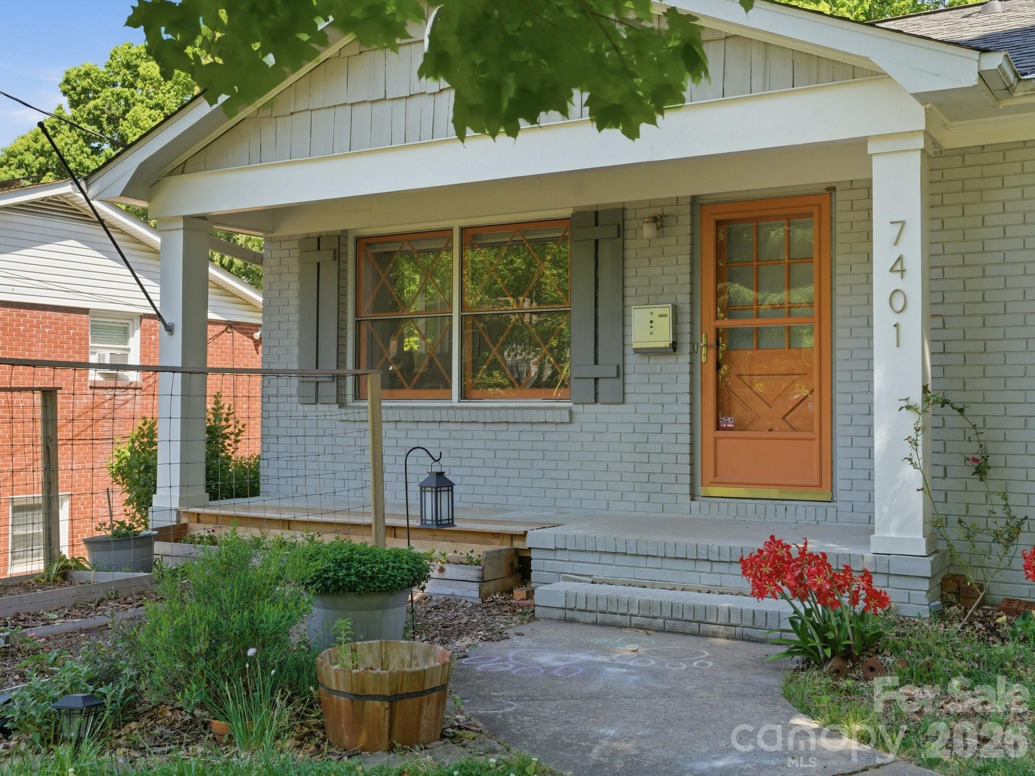 7401 Woodstream Drive Property Photo 2