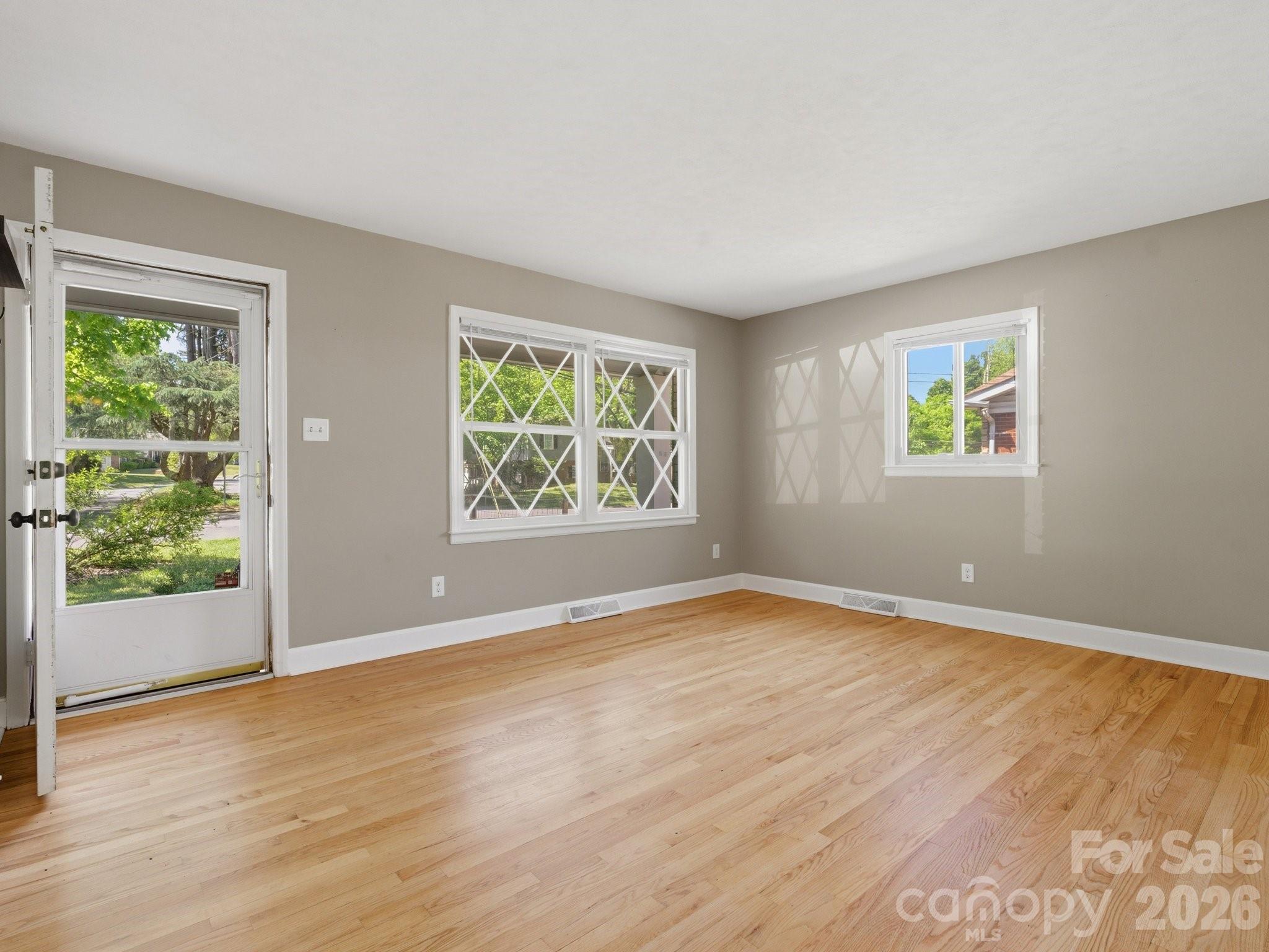 7401 Woodstream Drive Property Photo 3
