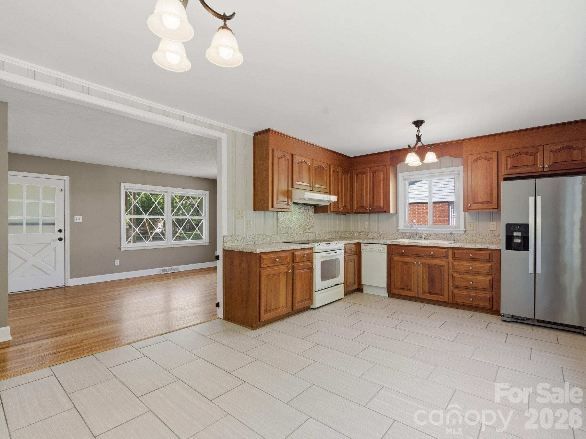 7401 Woodstream Drive Property Photo 9