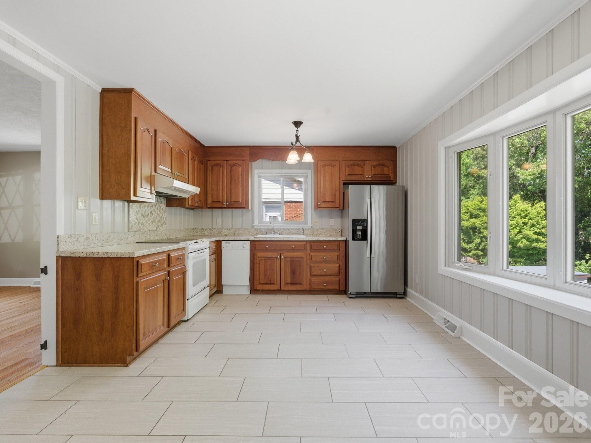 7401 Woodstream Drive Property Photo 10