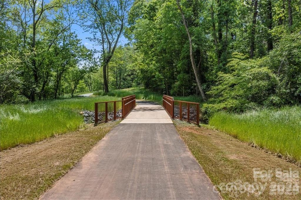 7401 Woodstream Drive Property Photo 47