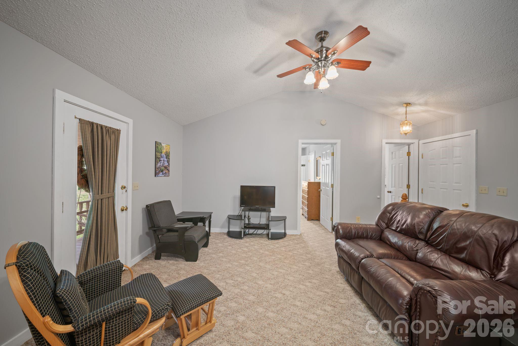 149 Greentree Lane Property Photo 14