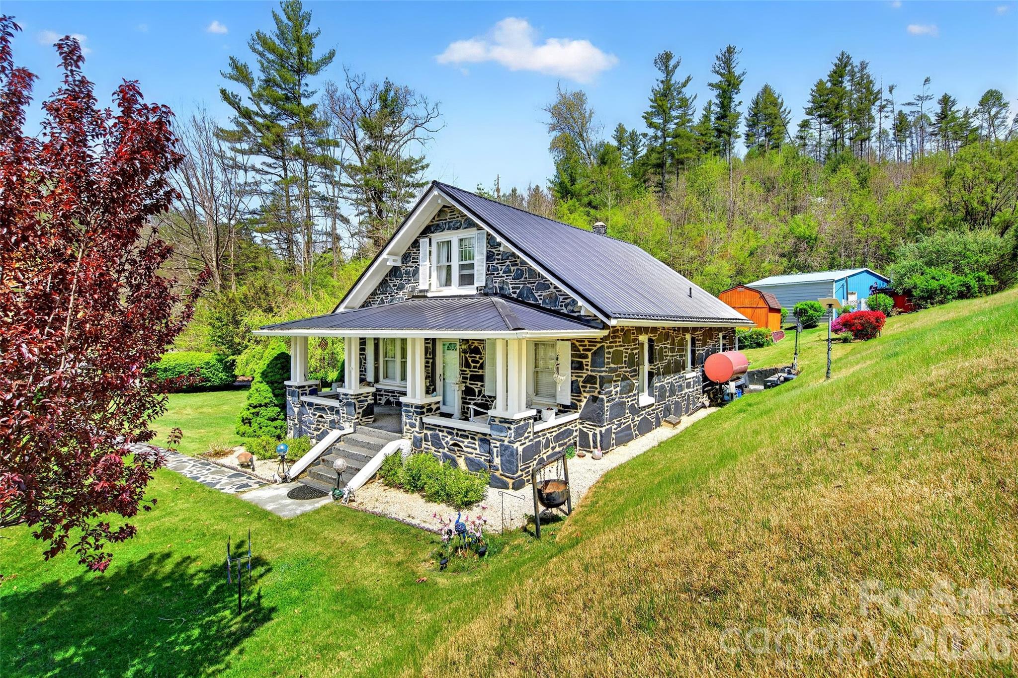 6507 S 226 Highway Property Photo 1