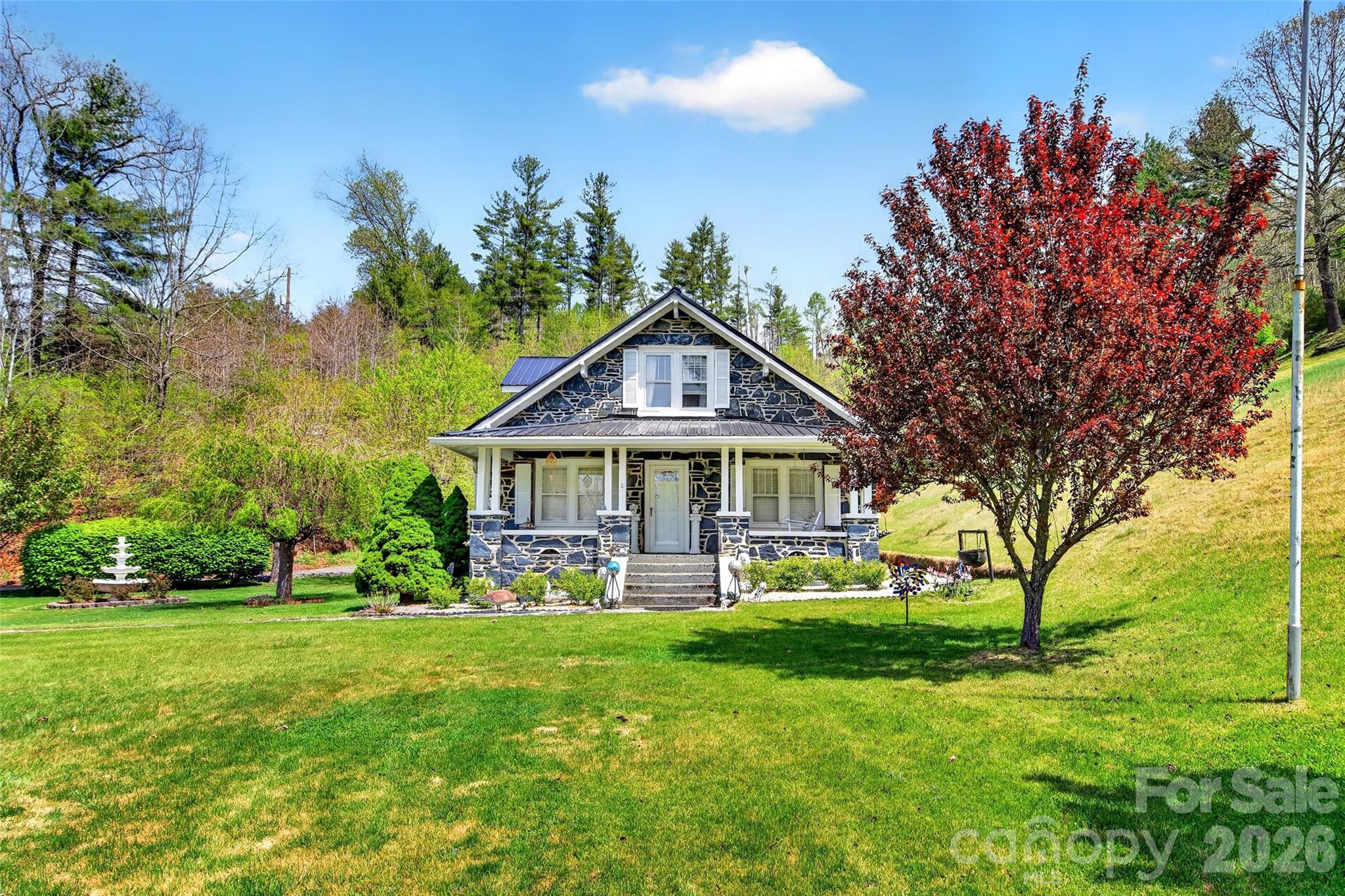 6507 S 226 Highway Property Photo 2