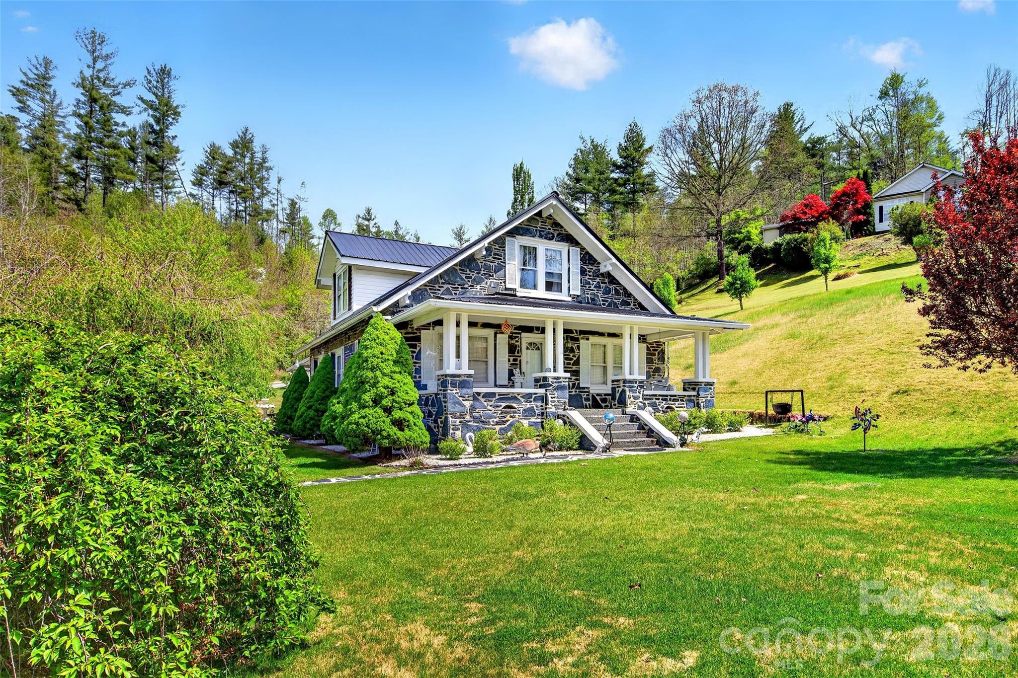 6507 S 226 Highway Property Photo 3