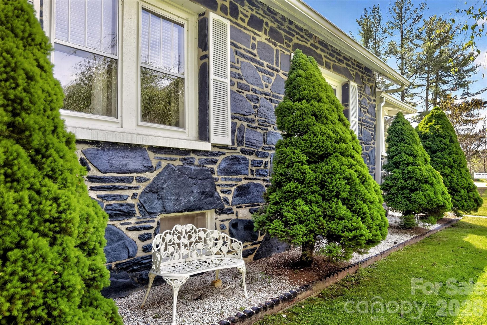 6507 S 226 Highway Property Photo 5