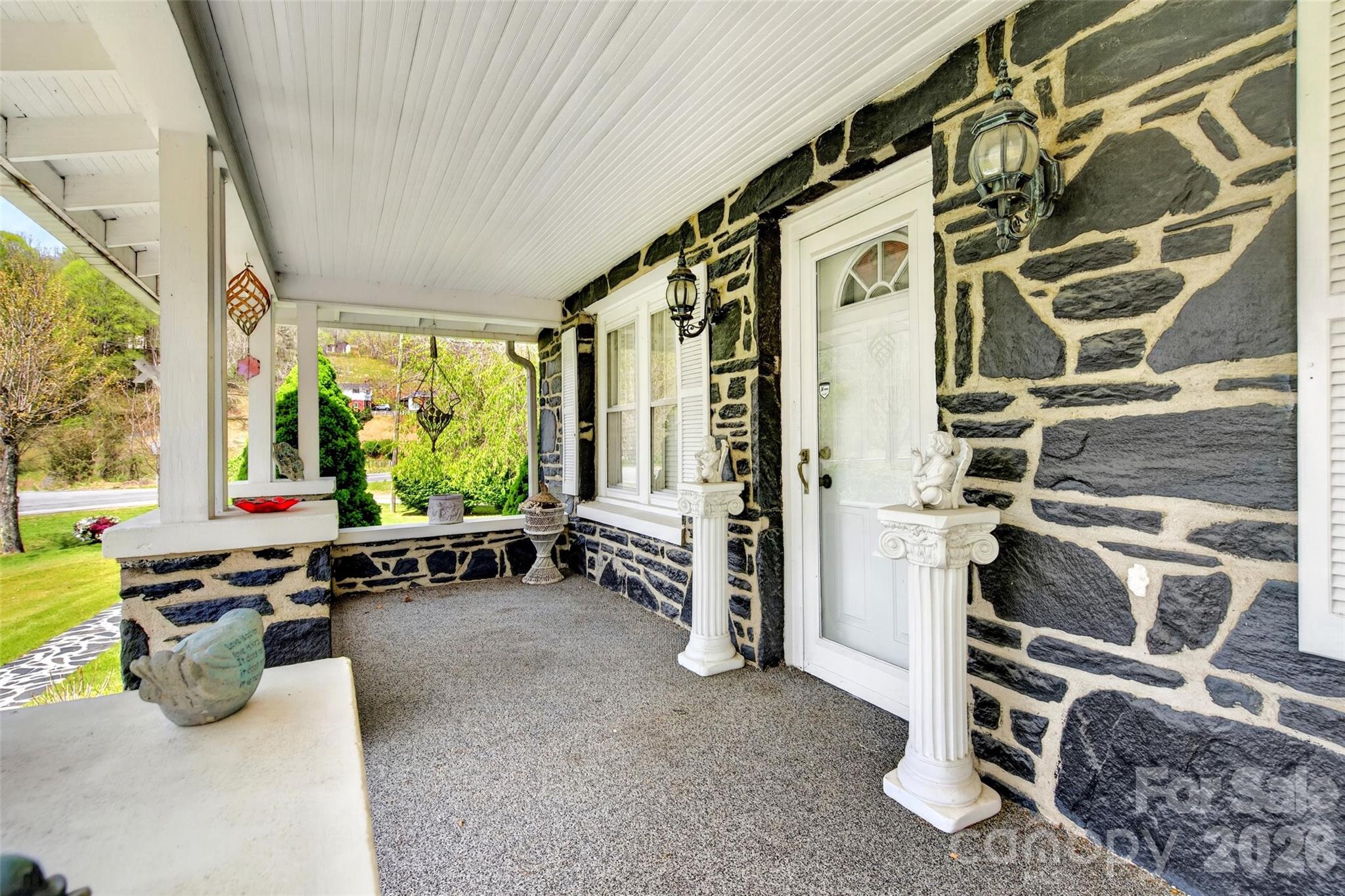 6507 S 226 Highway Property Photo 6