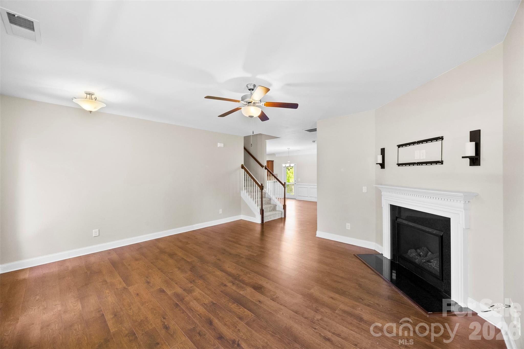 2548 Flintshire Lane Property Photo 5