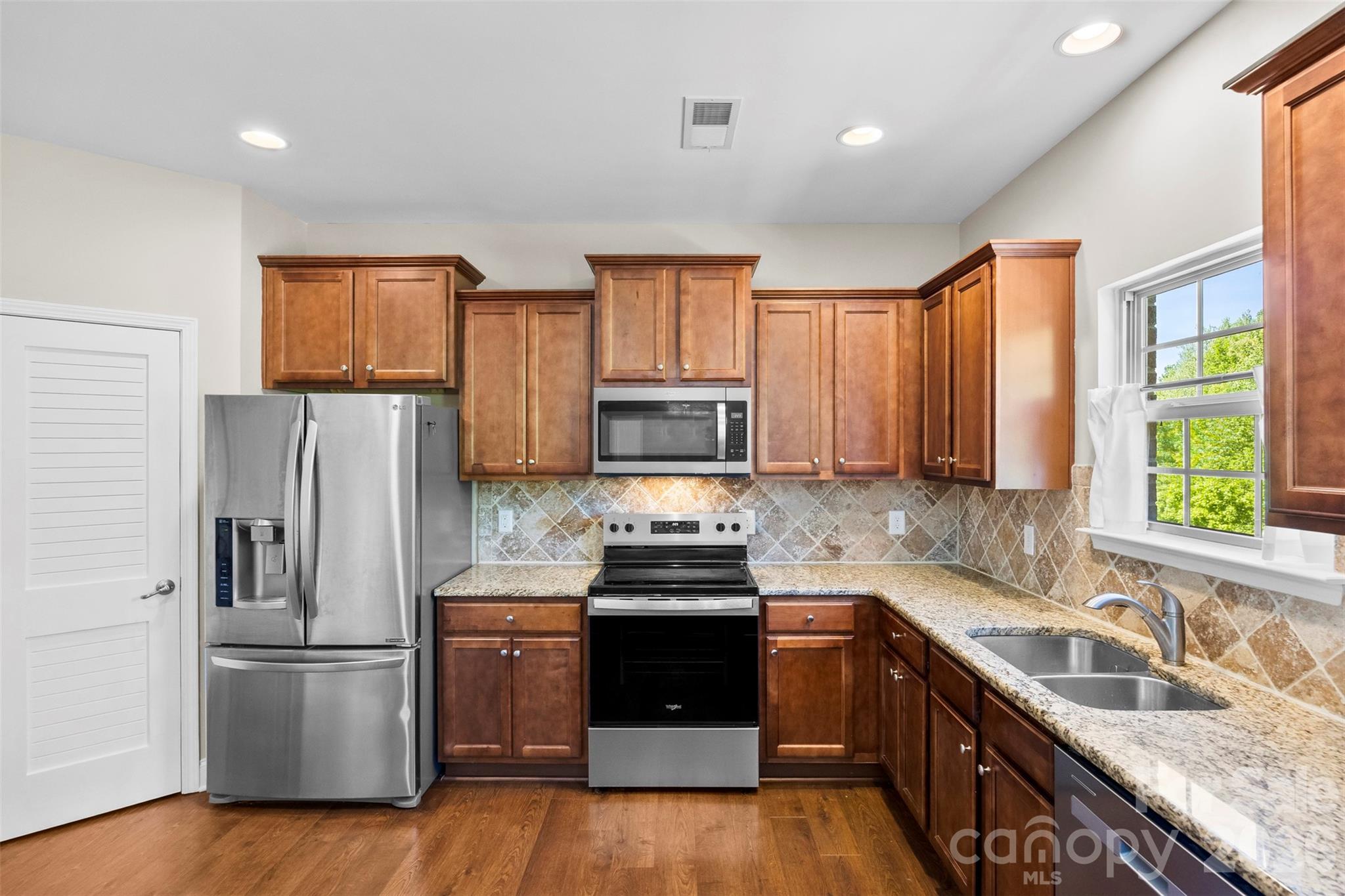 2548 Flintshire Lane Property Photo 8