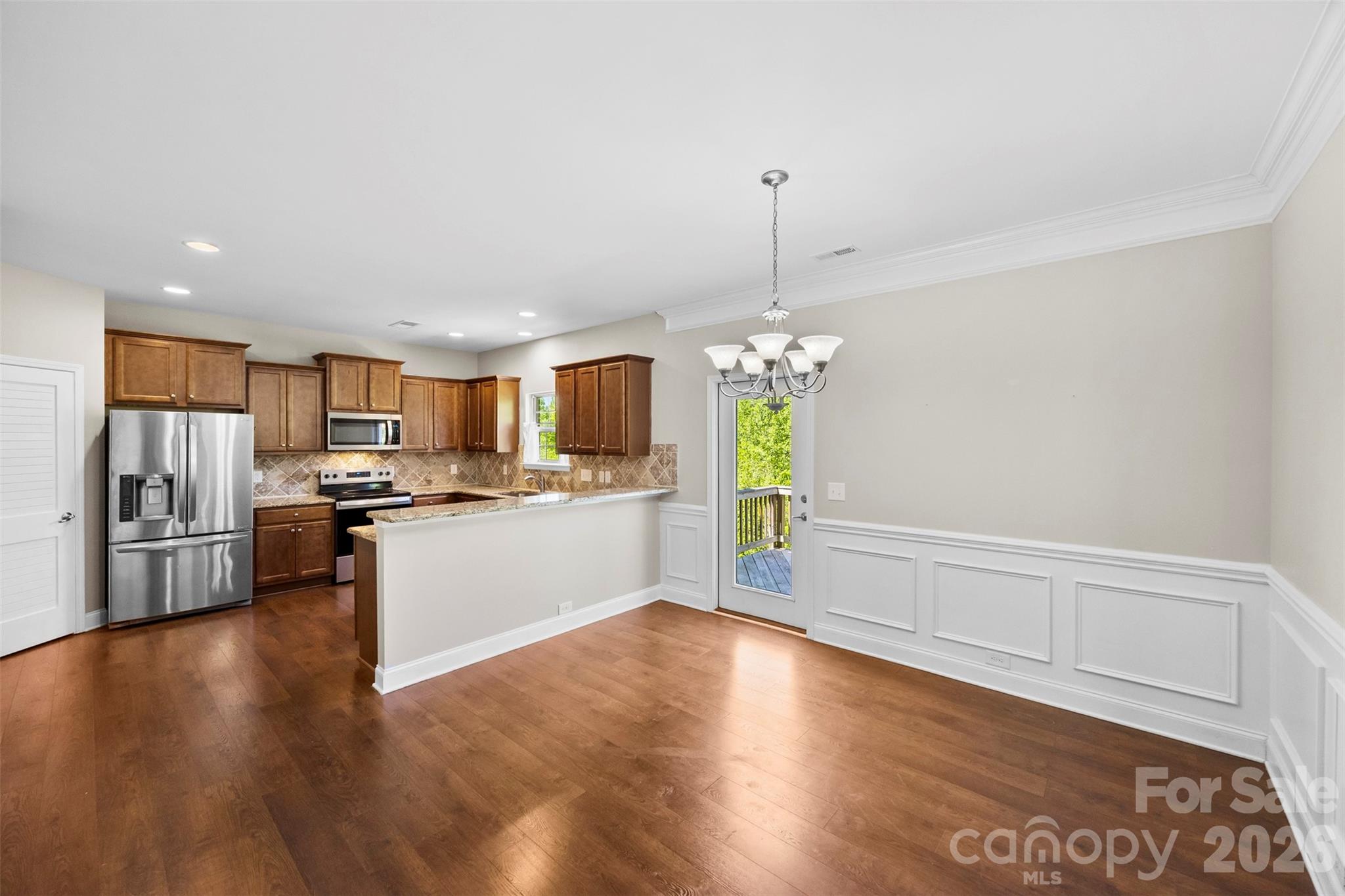 2548 Flintshire Lane Property Photo 9
