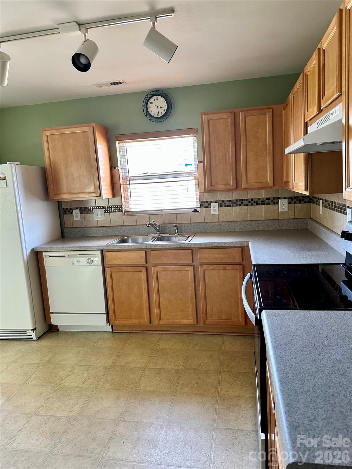 4722 Mortonhall Road Property Photo 10