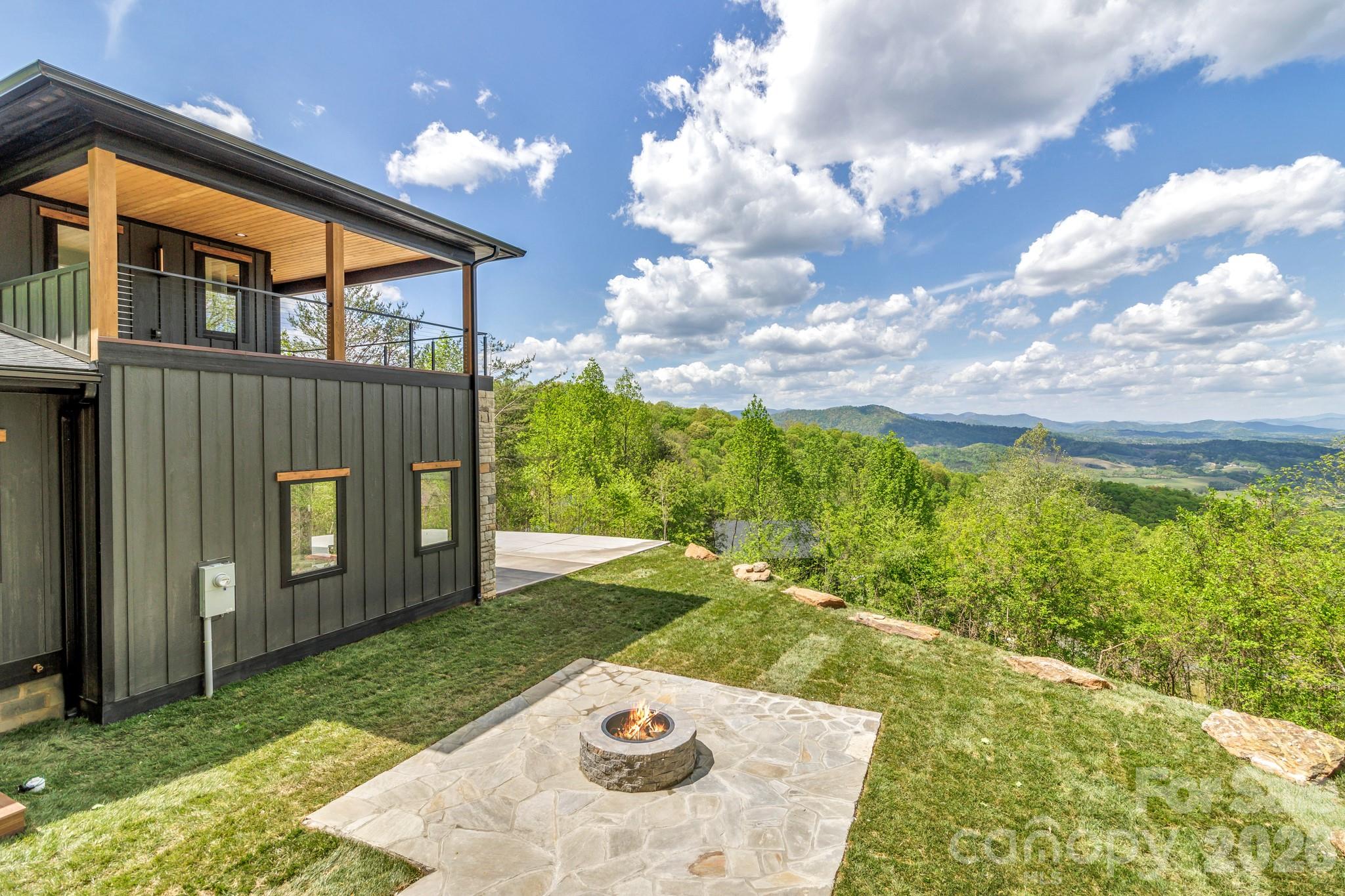134 View Ridge Parkway Property Photo 4