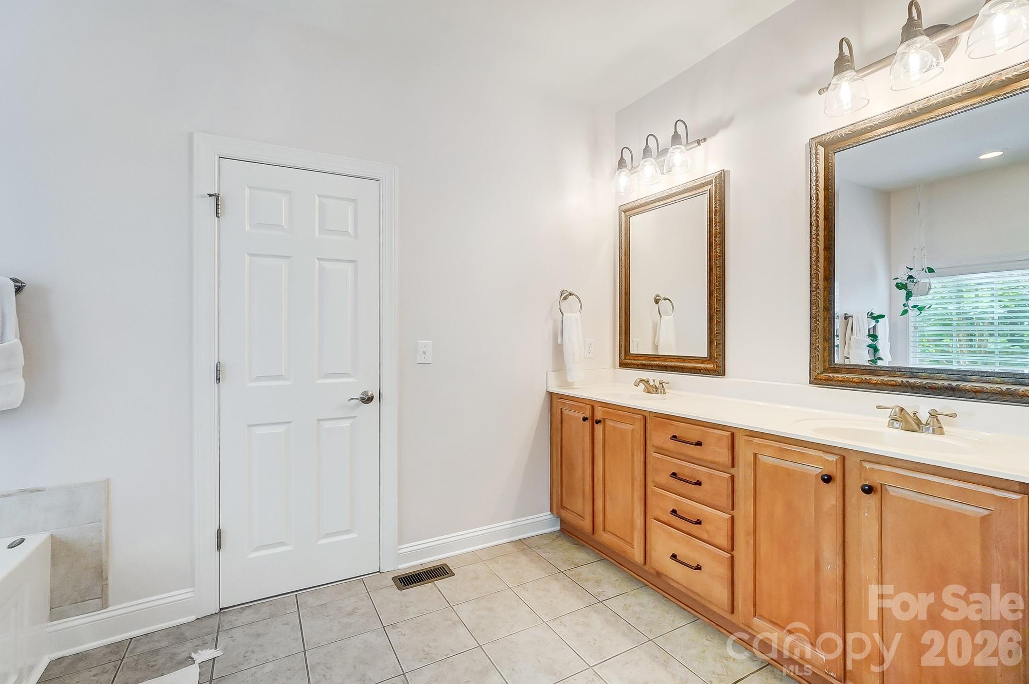 3105 Stanway Court Property Photo 19