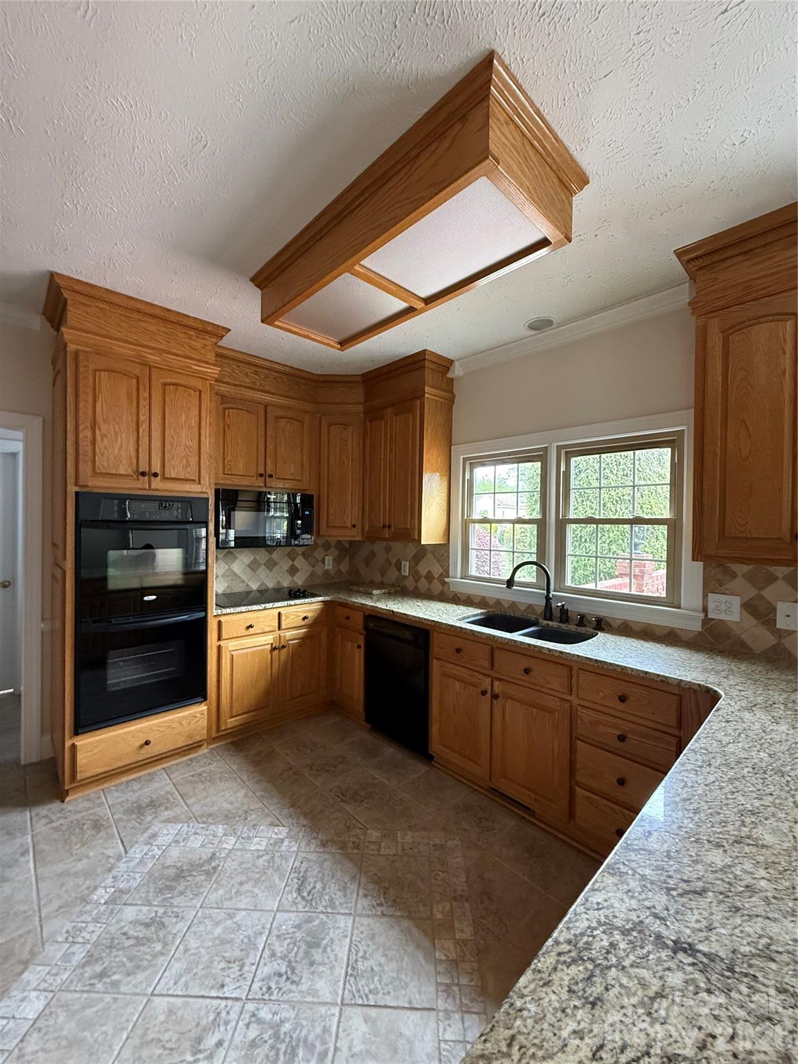 8219 Deer Drive Property Photo 11