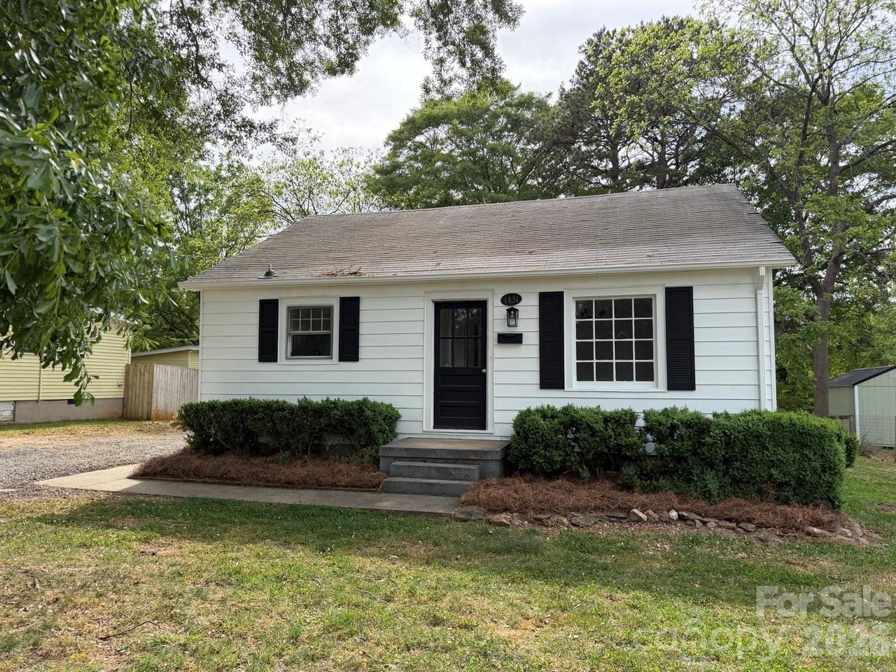 1431 3rd Street Place Property Photo 2