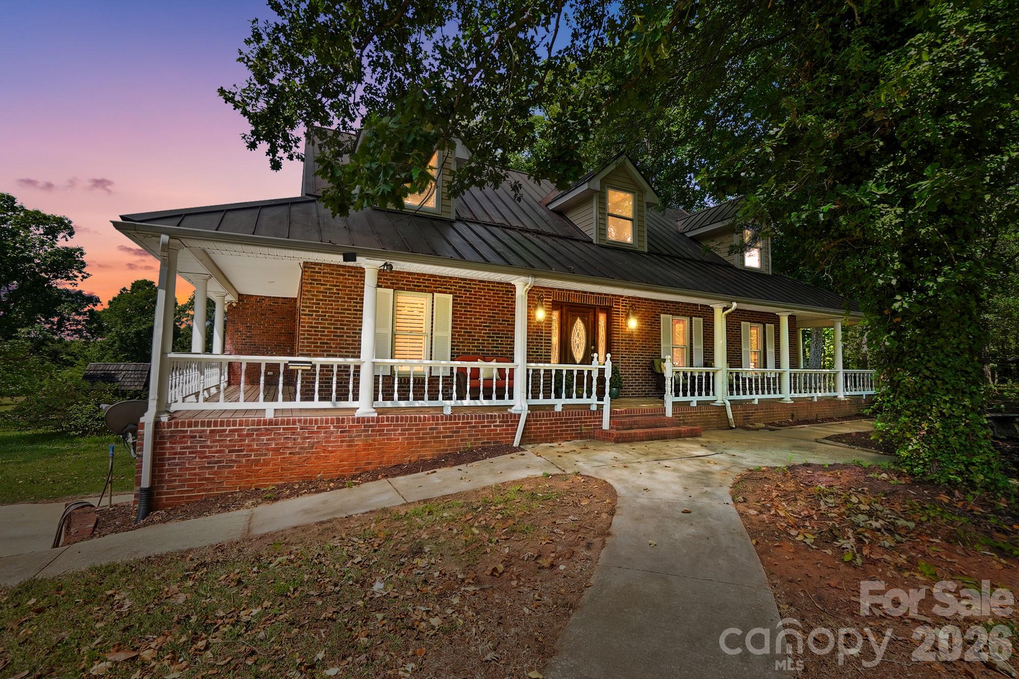 846 Windy Oaks Way Property Photo 4