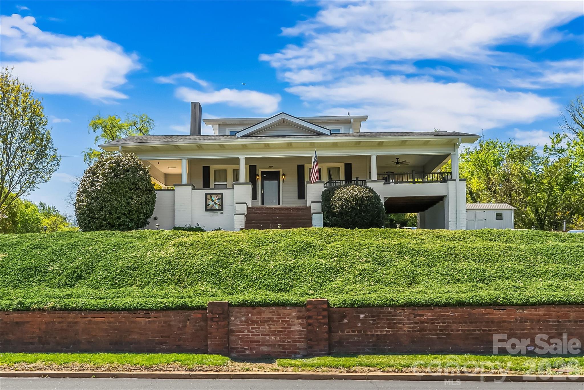 110 Burkemont Avenue Property Photo 1