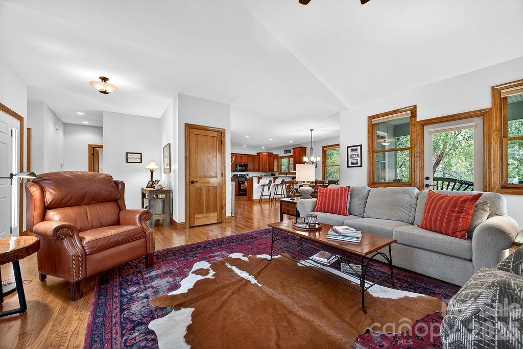 24 Triple Fairways Drive Property Photo 1