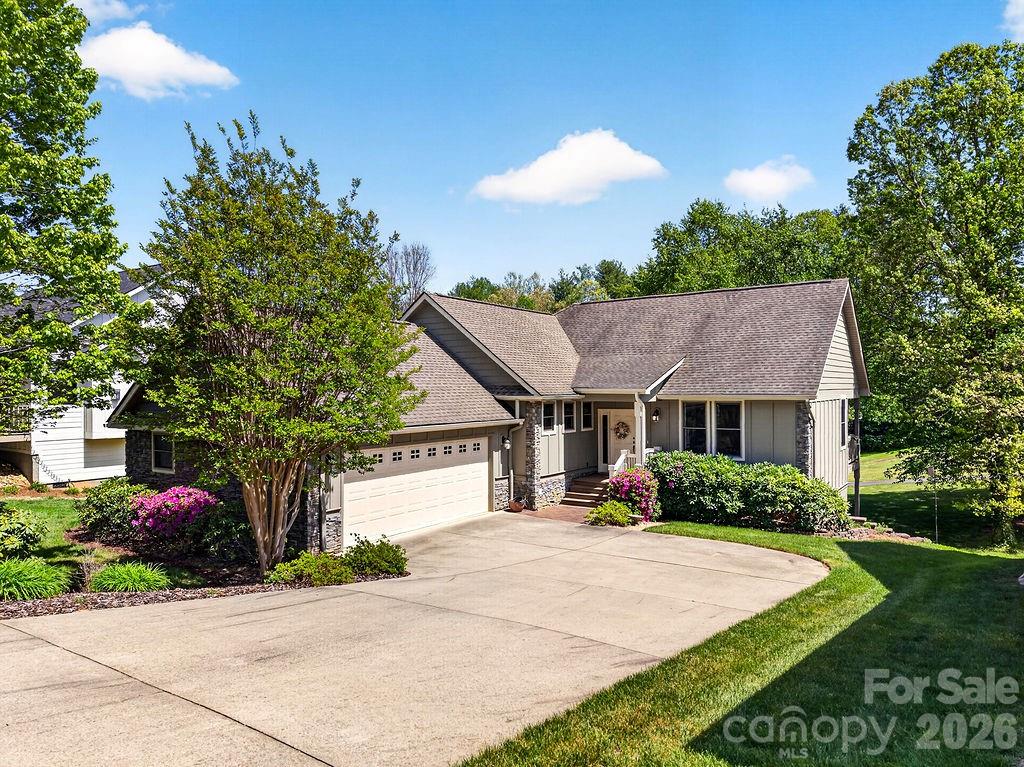24 Triple Fairways Drive Property Photo 4