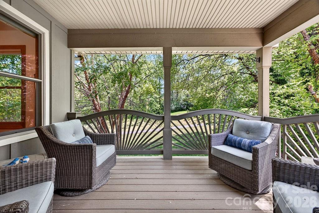 24 Triple Fairways Drive Property Photo 9