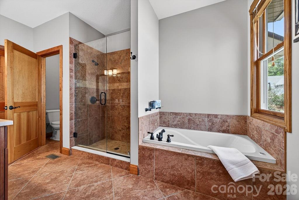 24 Triple Fairways Drive Property Photo 19