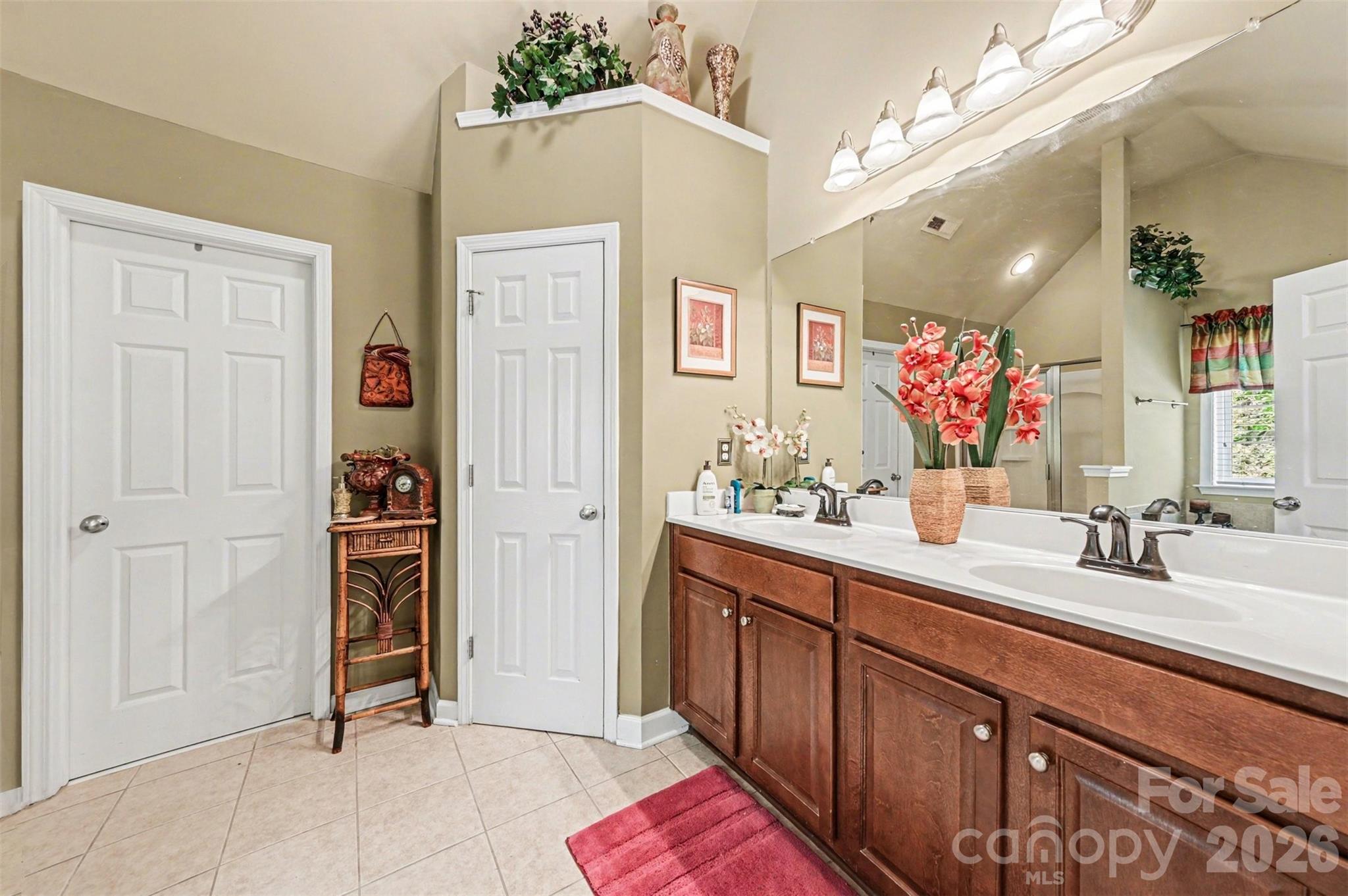 10812 Clark Street Property Photo 24