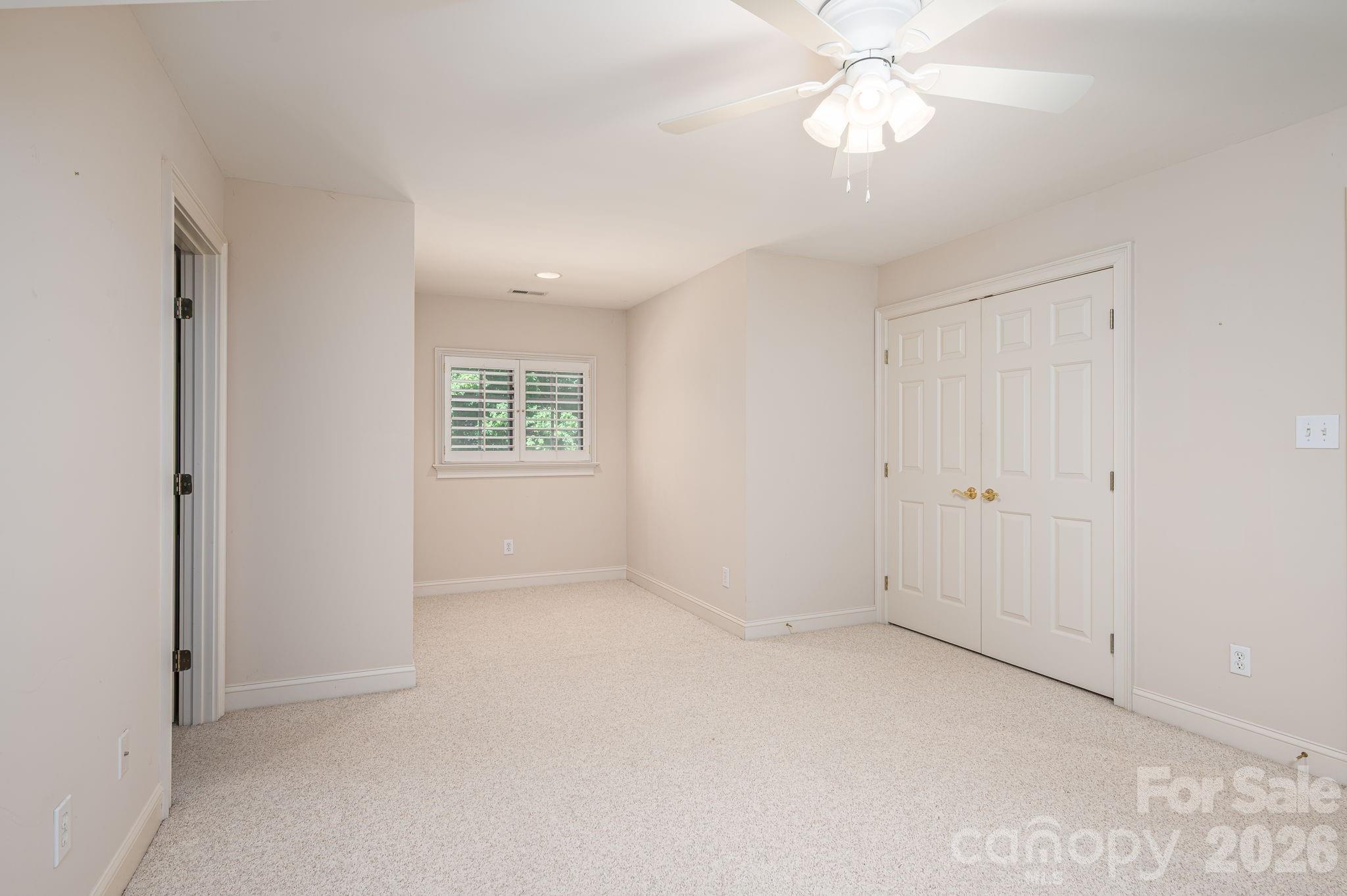 110 Elizabeth Court Property Photo 38