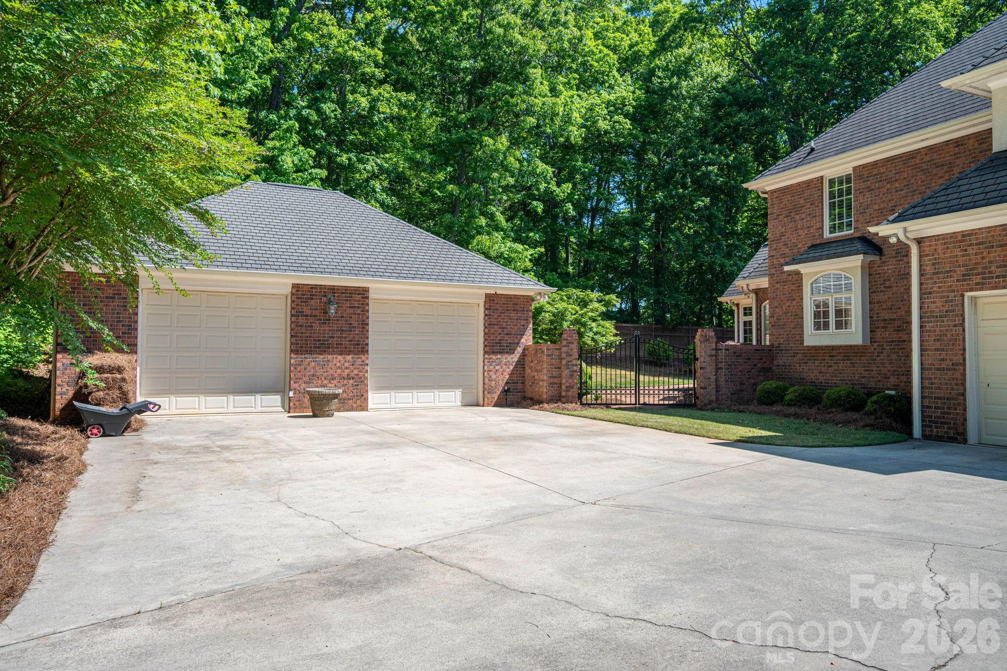 110 Elizabeth Court Property Photo 43