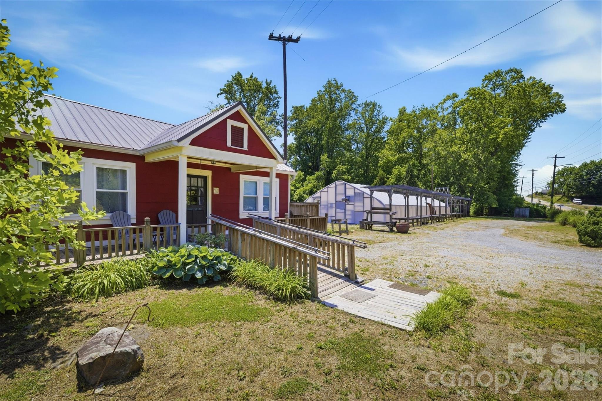 905 Carbon City Road Property Photo 1