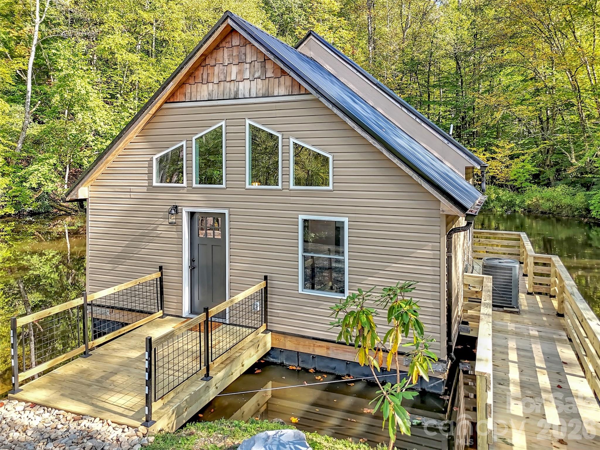 535 Hemlock Loop Property Photo 1