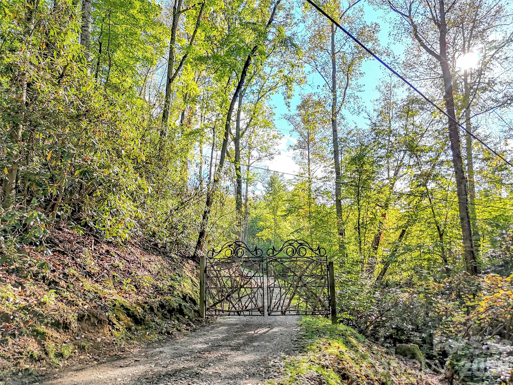 535 Hemlock Loop Property Photo 5