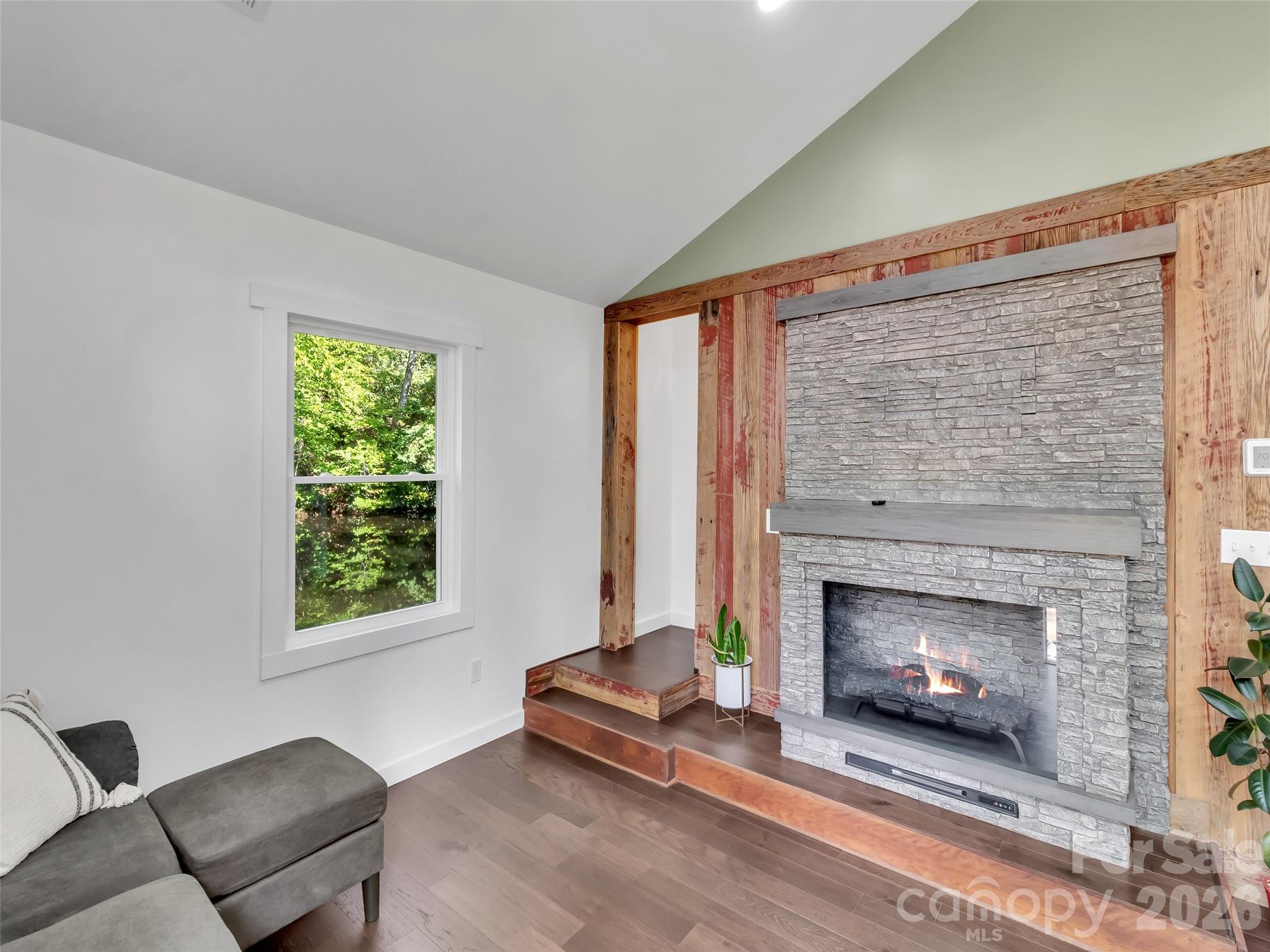 535 Hemlock Loop Property Photo 13