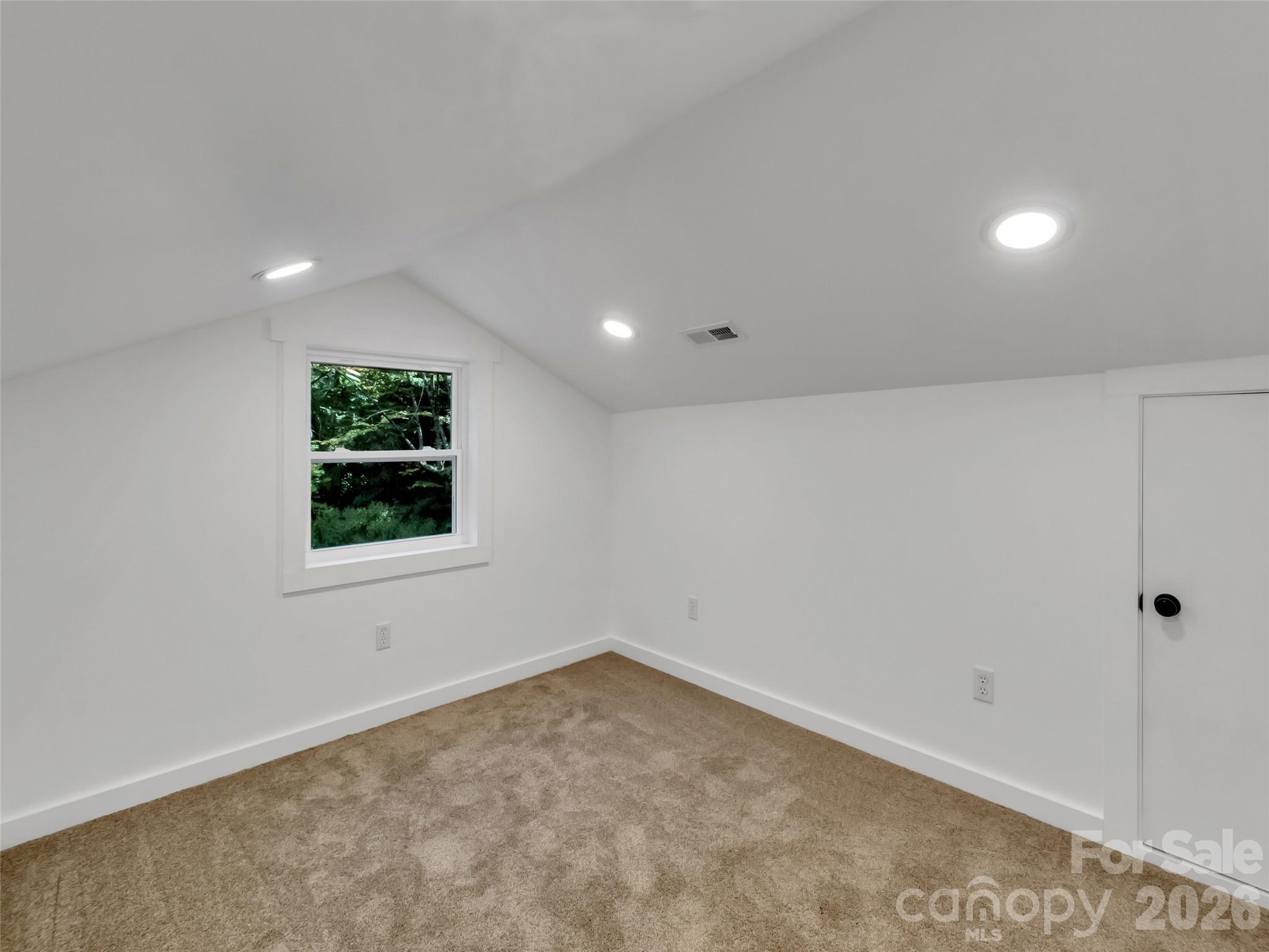 535 Hemlock Loop Property Photo 25