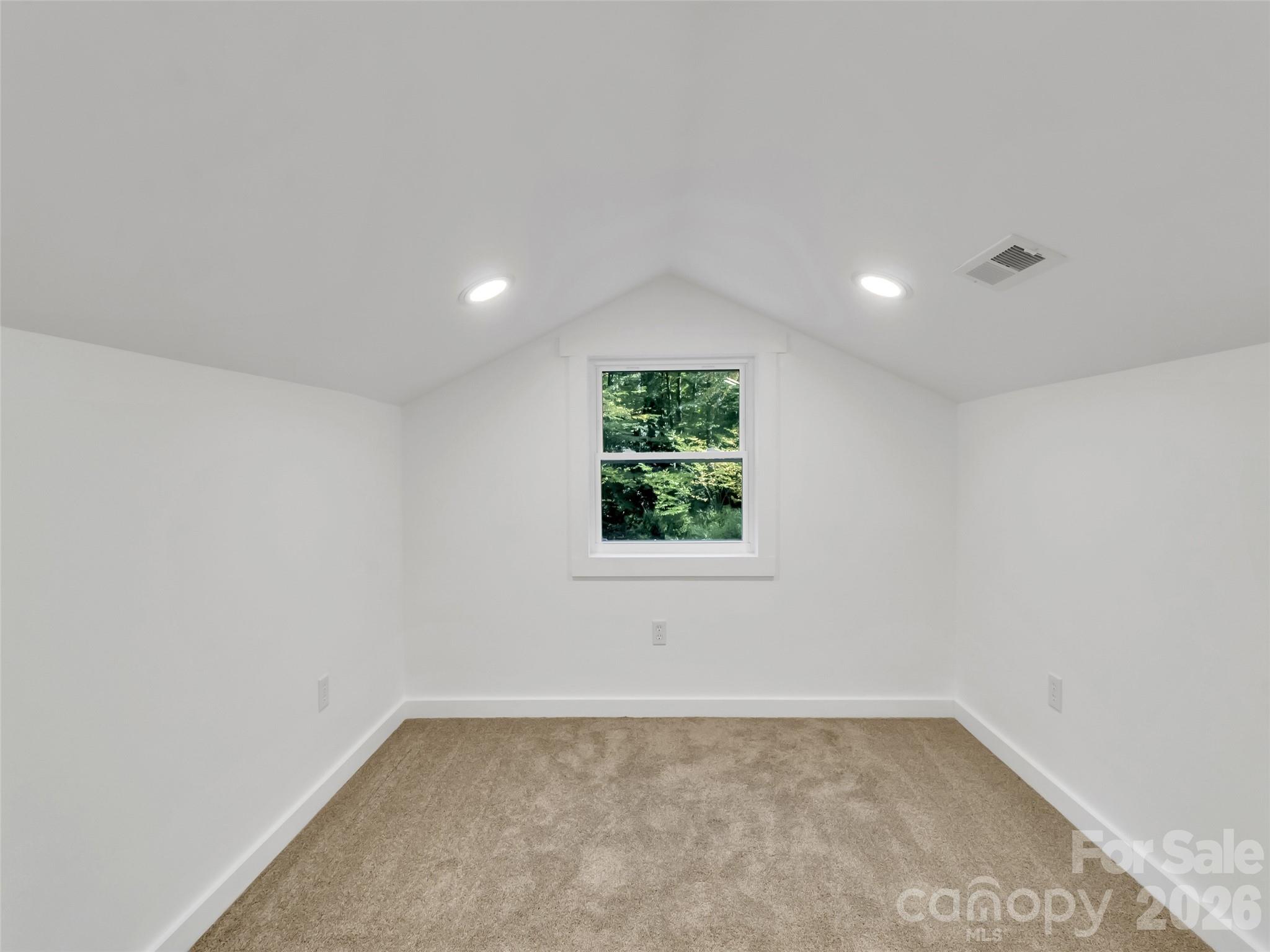 535 Hemlock Loop Property Photo 27