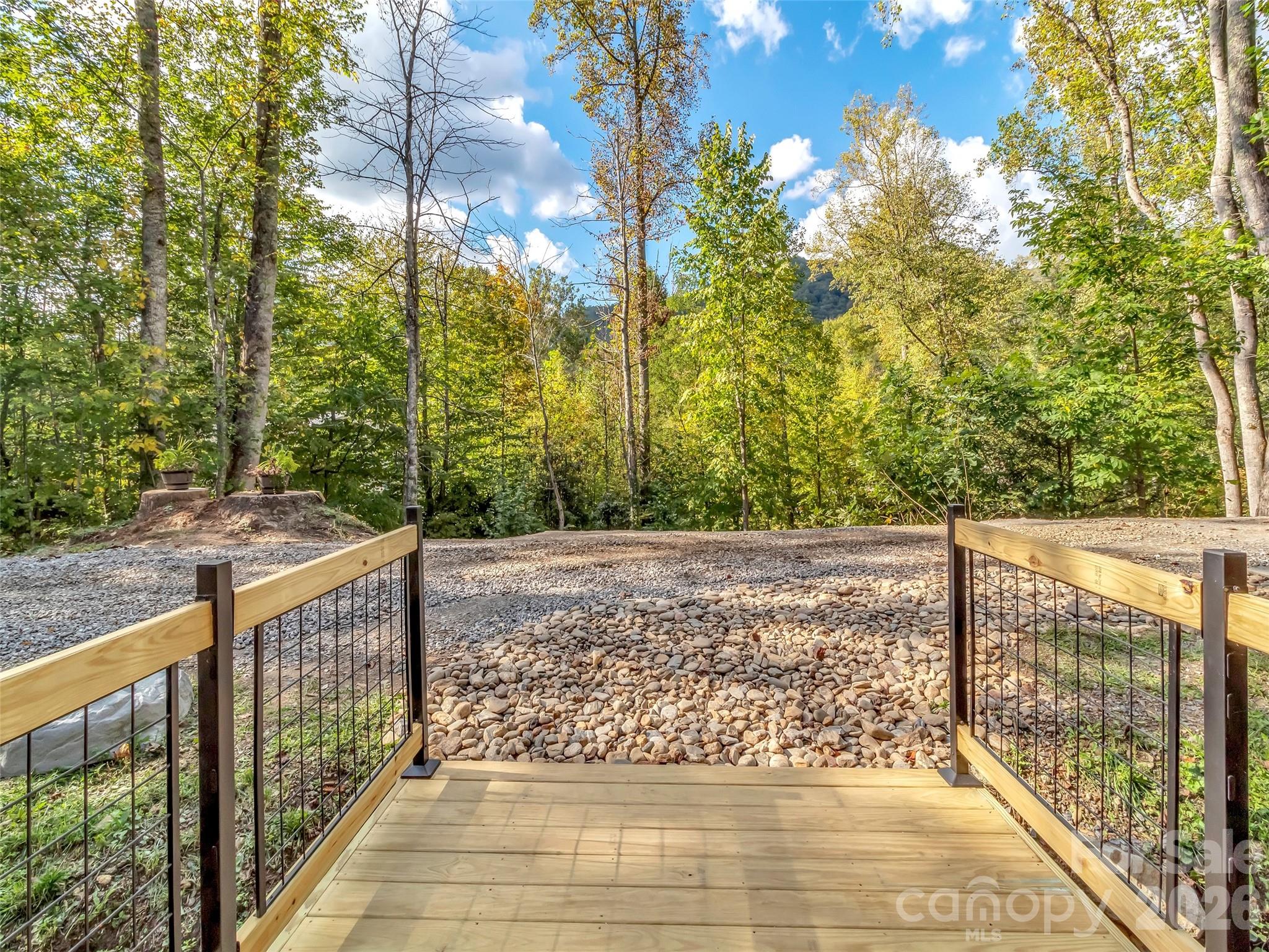 535 Hemlock Loop Property Photo 33