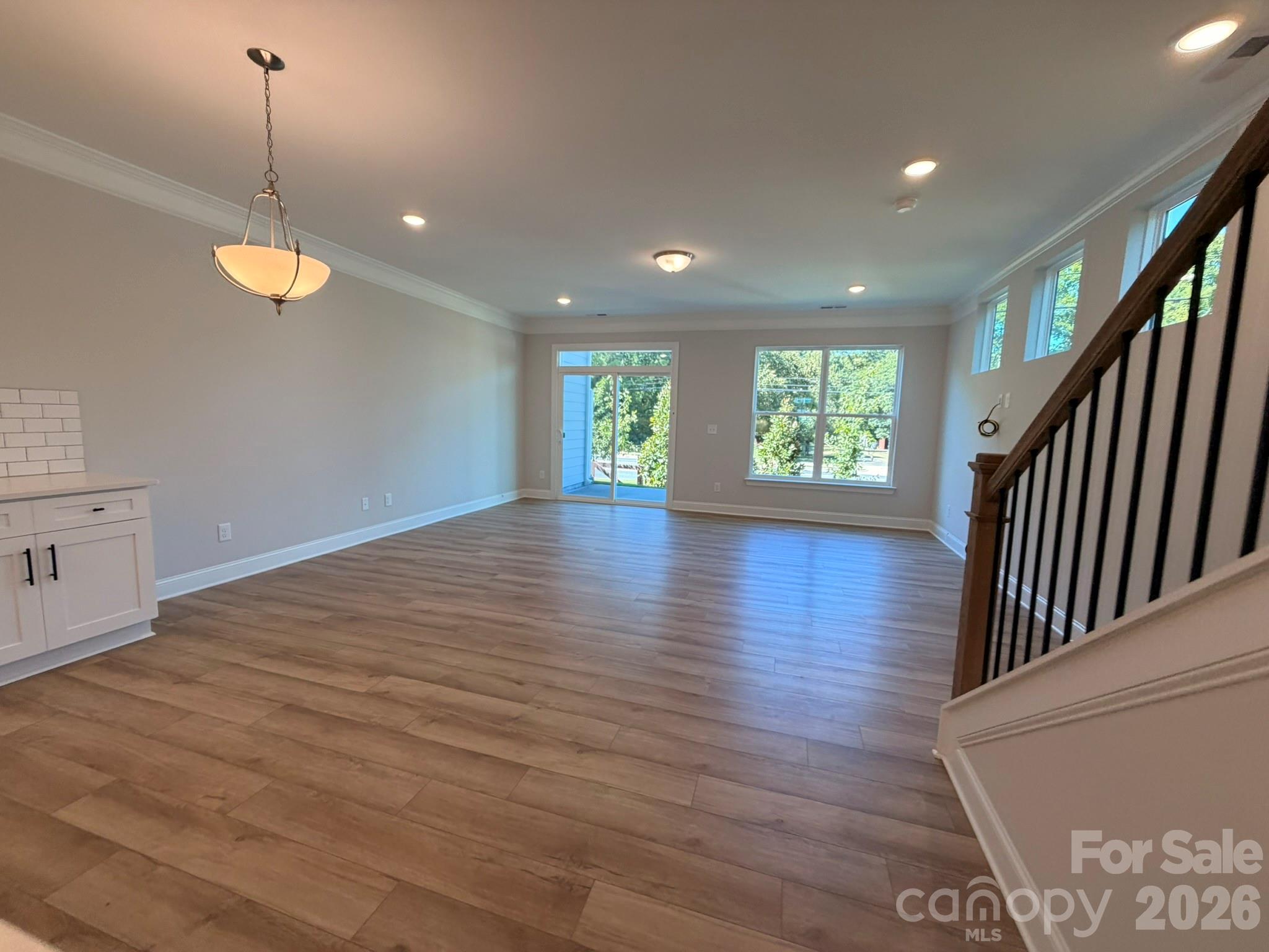 4364 Black Court Property Photo 6
