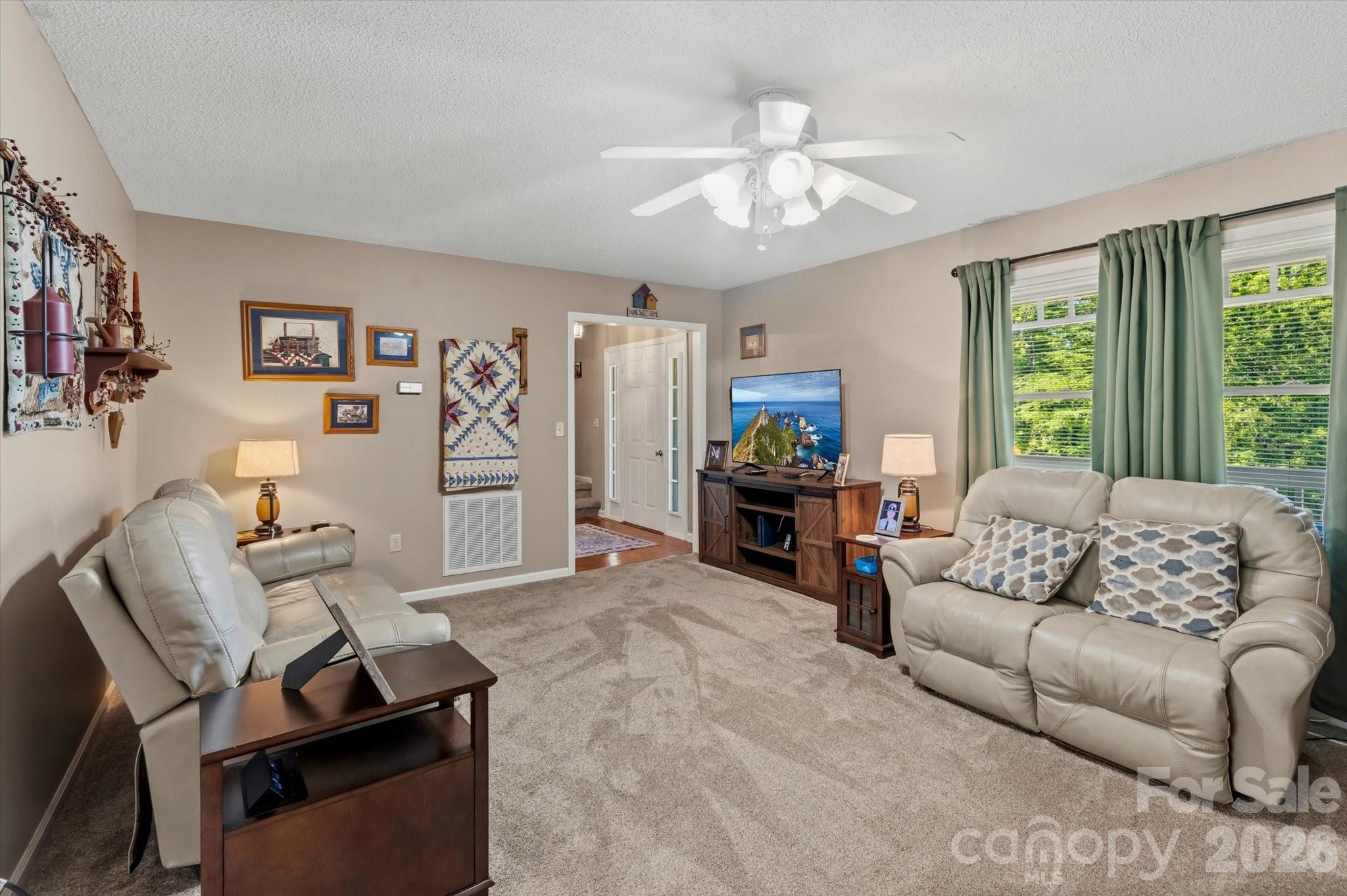 295 Cobblestone Drive Property Photo 8