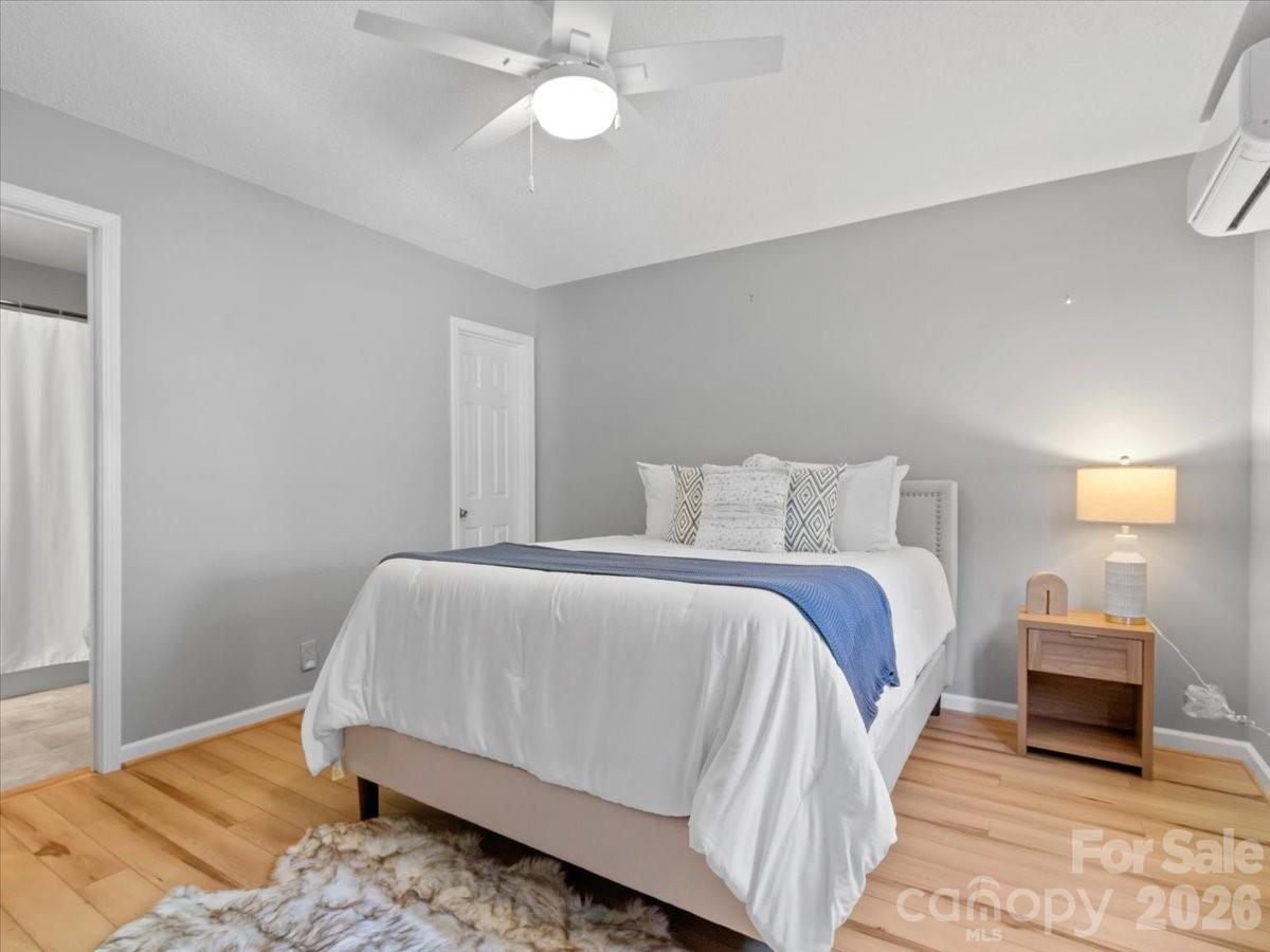 301 Robertson Street Property Photo 16